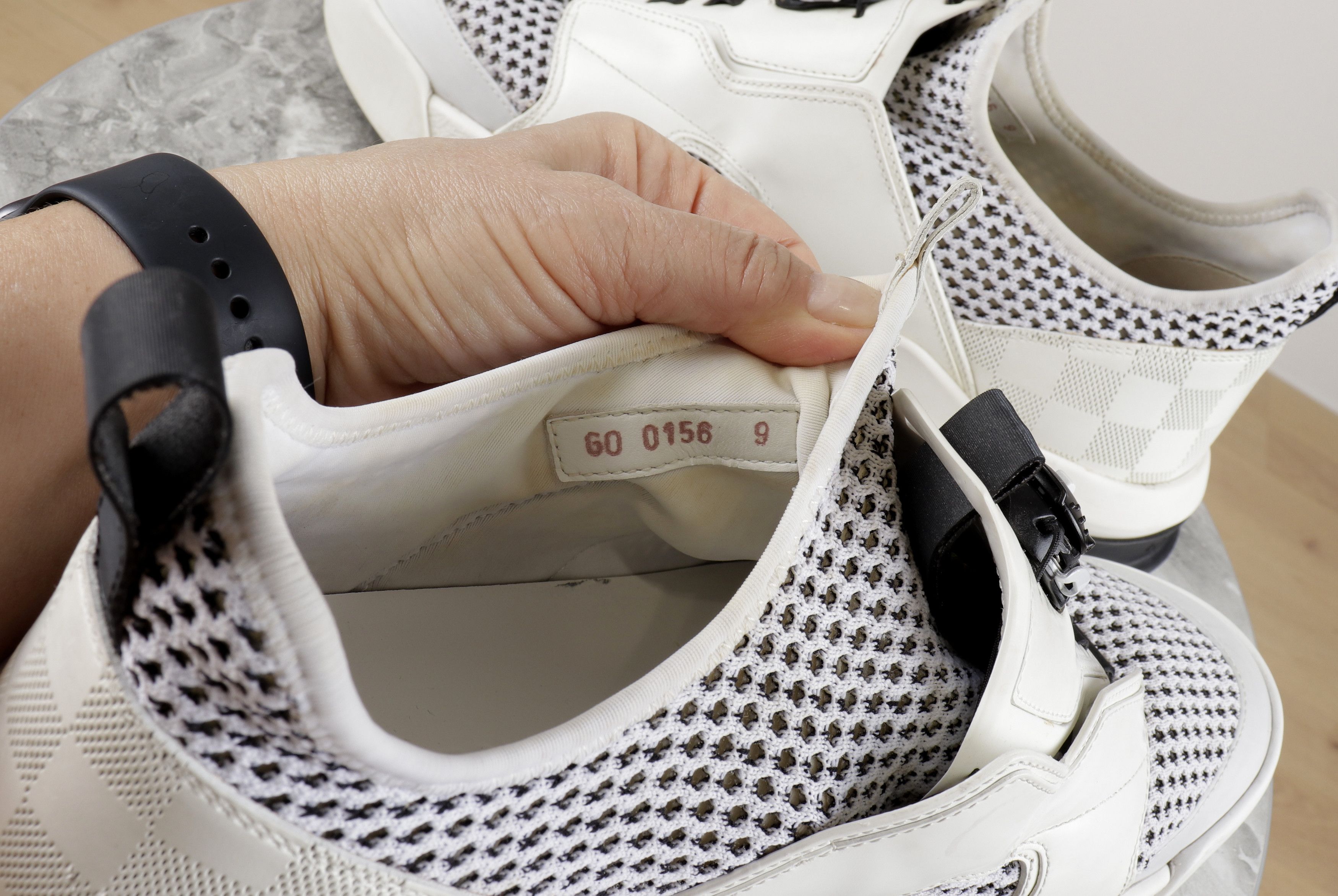 Louis Vuitton LOUIS VUITTON Mesh Leather White Black Low Sneakers Size US 10 / EU 43 - 10 Thumbnail