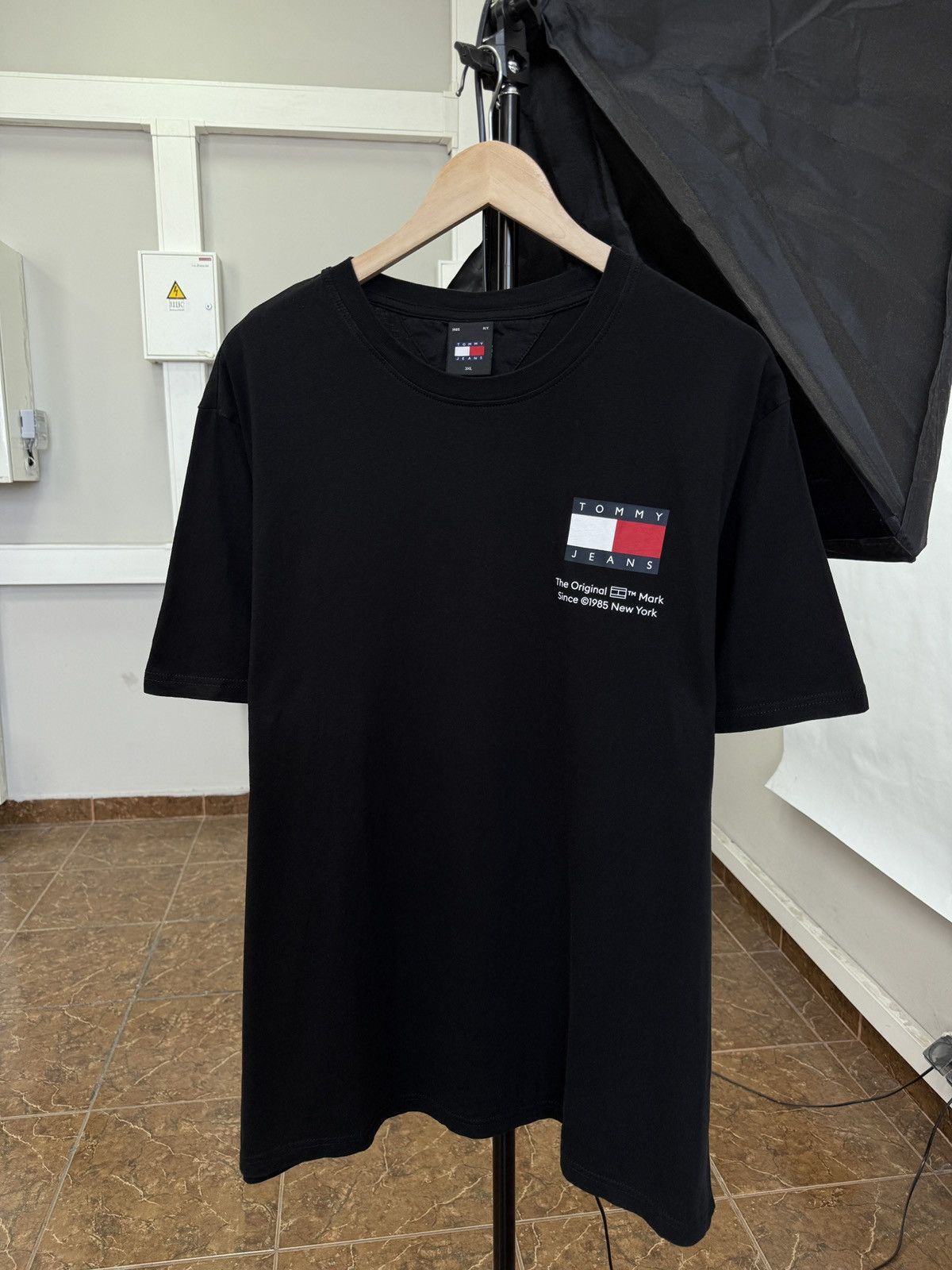 Tommy Hilfiger 🇺🇸 Tommy Hilfiger New York T-Shirt Rare Retro Hype Y2K Size US XXL / EU 58 / 5 - 1 Thumbnail