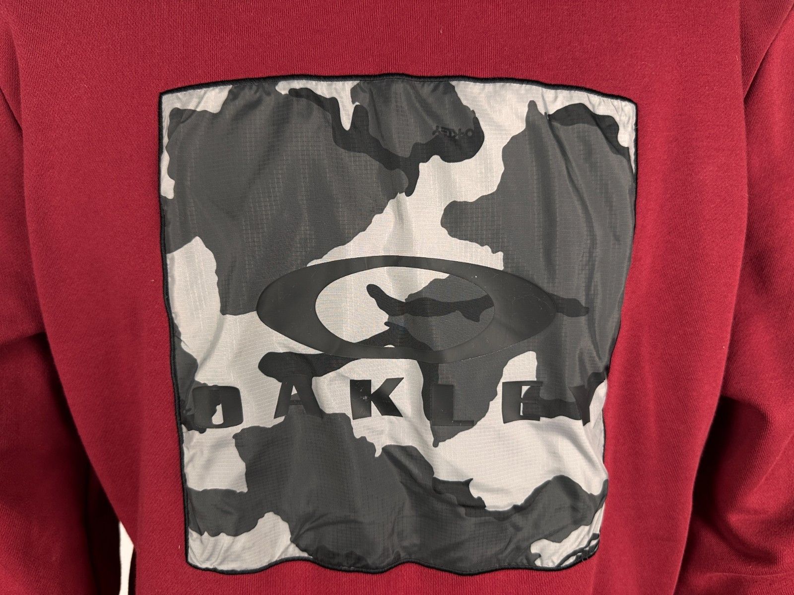 Oakley Oakley Mens Sweatshirt Blocked Camo Big Logo Red Size XL Size US XL / EU 56 / 4 - 3 Thumbnail