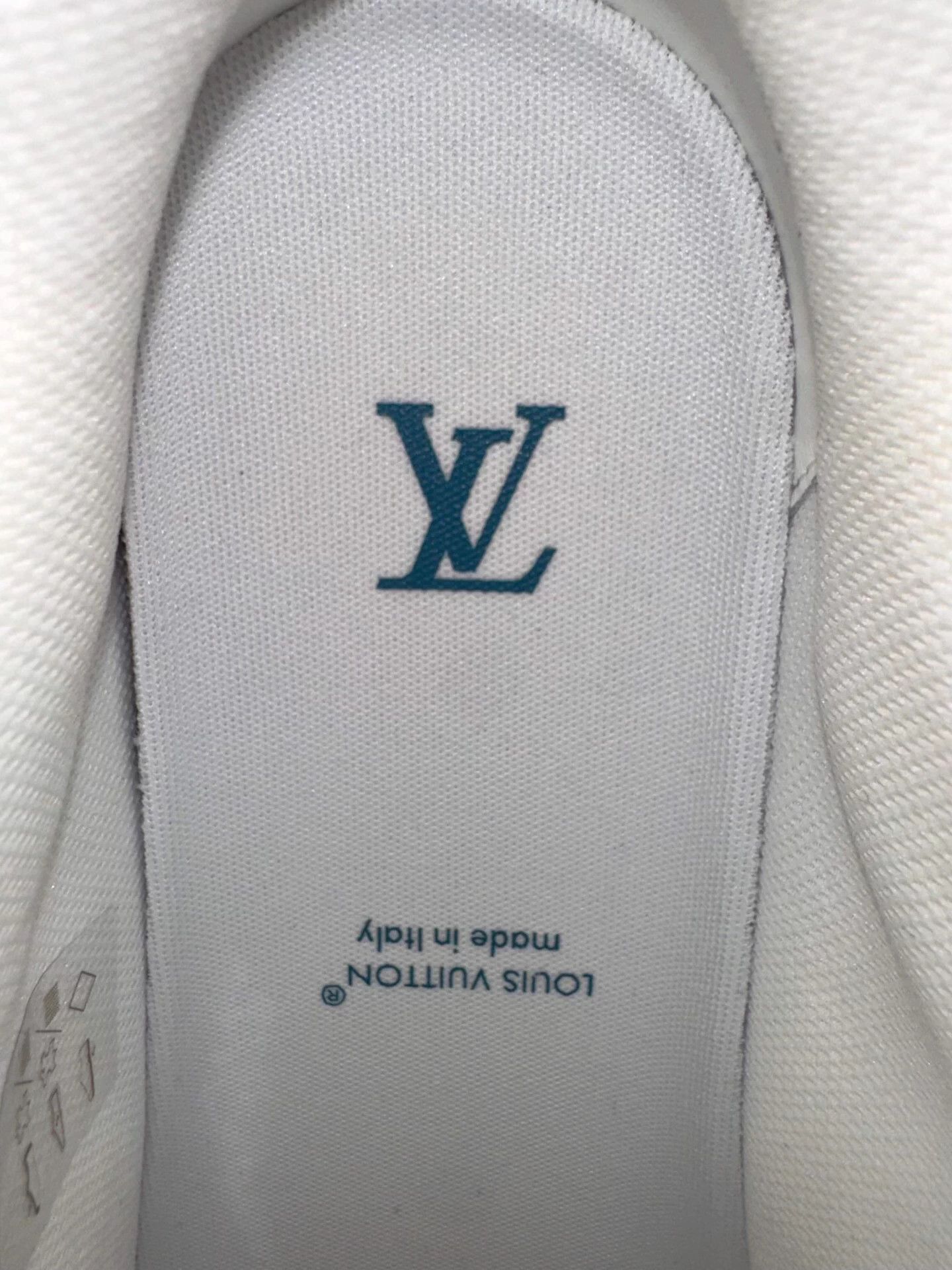 Louis Vuitton LV Blue Denim Monogram Trainer UK6 (EU 40) BNIB Size US 7 / EU 40 - 8 Thumbnail
