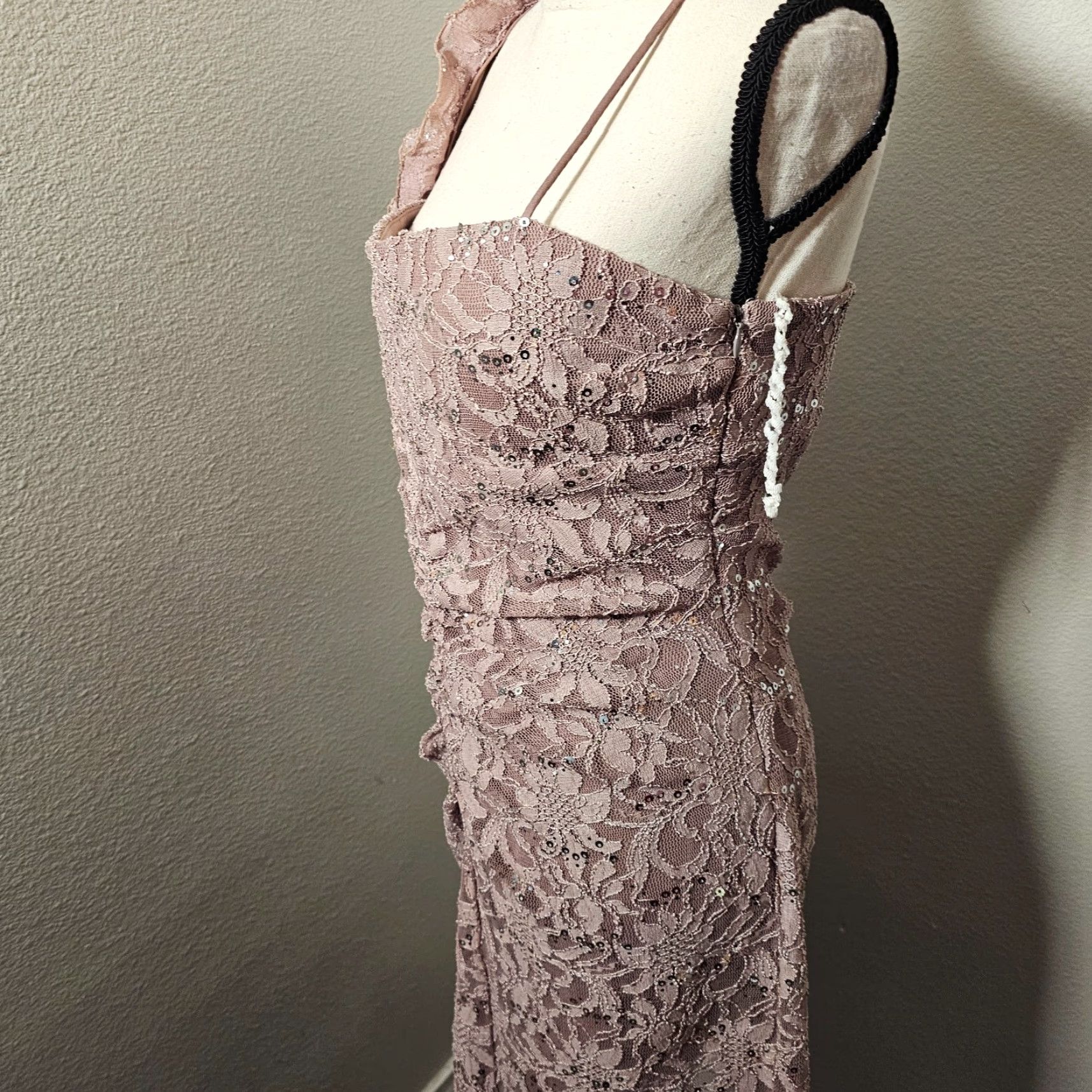 Vintage Jump Apparel One Shoulder Dress Women Sequin BeigBeige Metallic Cocktail and Party Dress Knee Length Juniors 13/14 Size XL / US 12-14 / IT 48-50 - 2 Thumbnail