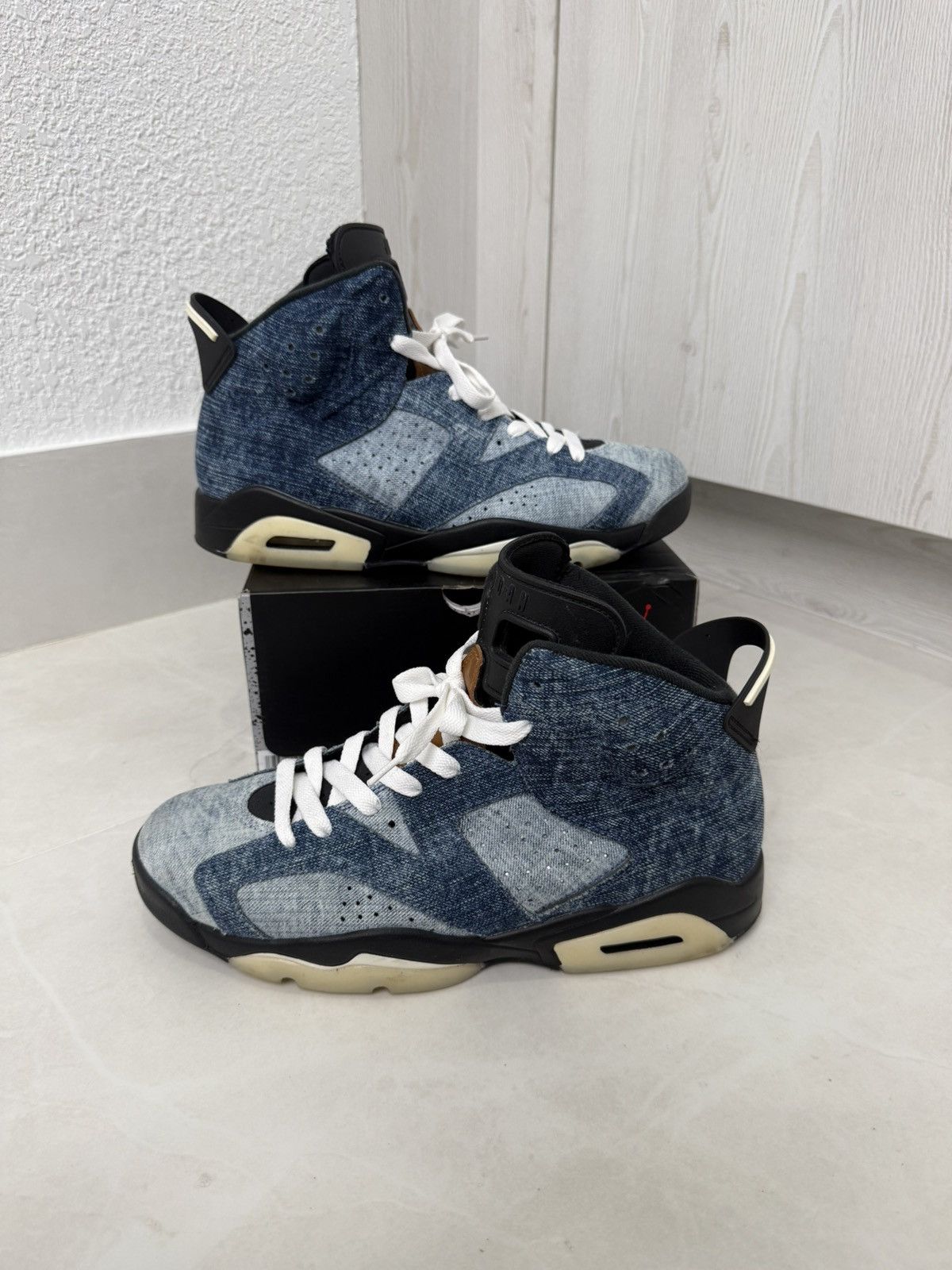 Jordan Brand Air Jordan 6 Retro 'Washed Denim' Size 10.5 Used Size US 10.5 / EU 43-44 - 2 Thumbnail