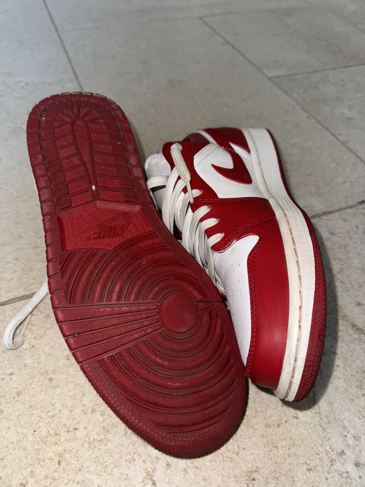 Nike Jordan 1’s low gym red Size US 9 / EU 42 - 3 Thumbnail