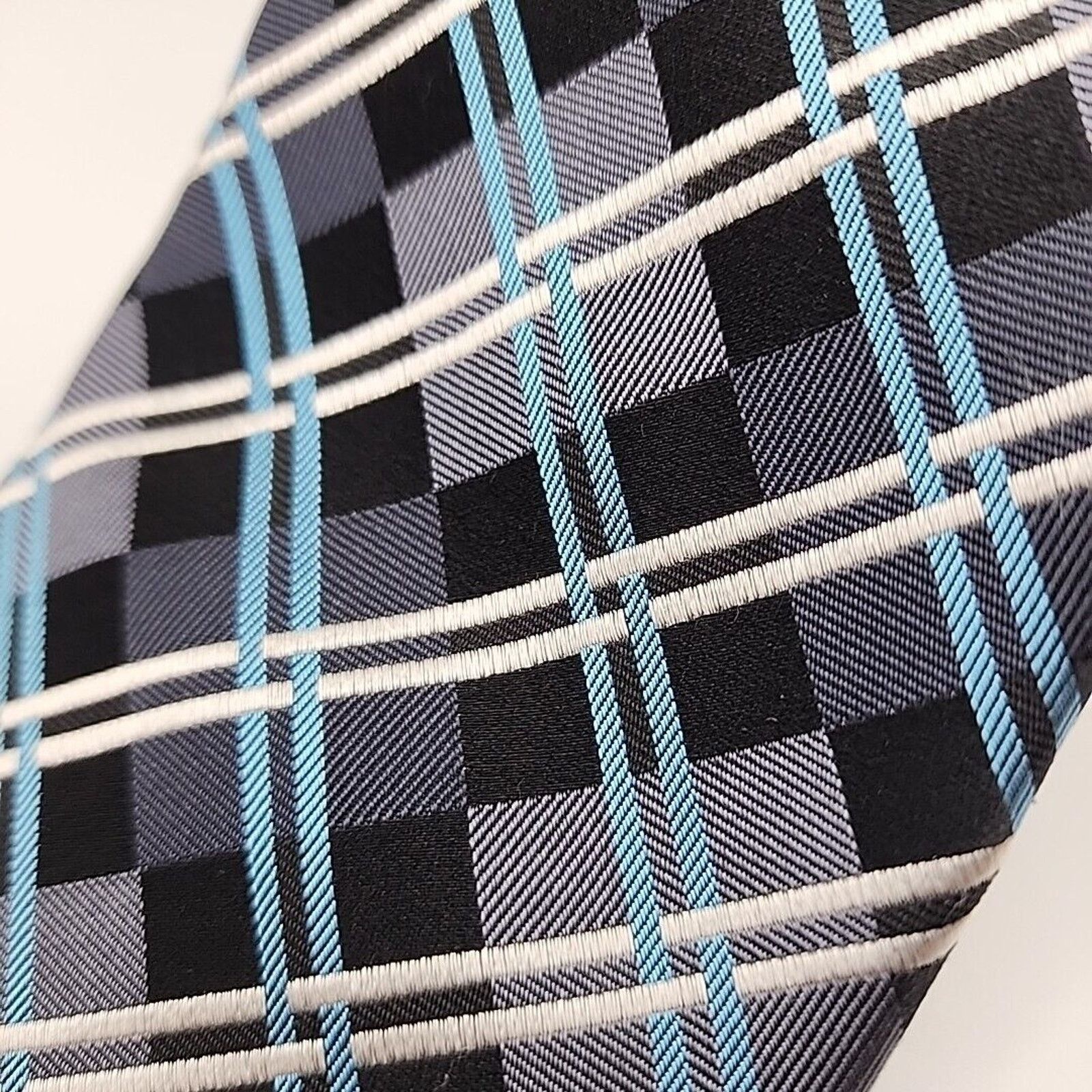Geoffrey Beene Geoffery Beene Blue-Silver Plaid Silk Tie Necktie - Like New Size ONE SIZE - 3 Thumbnail