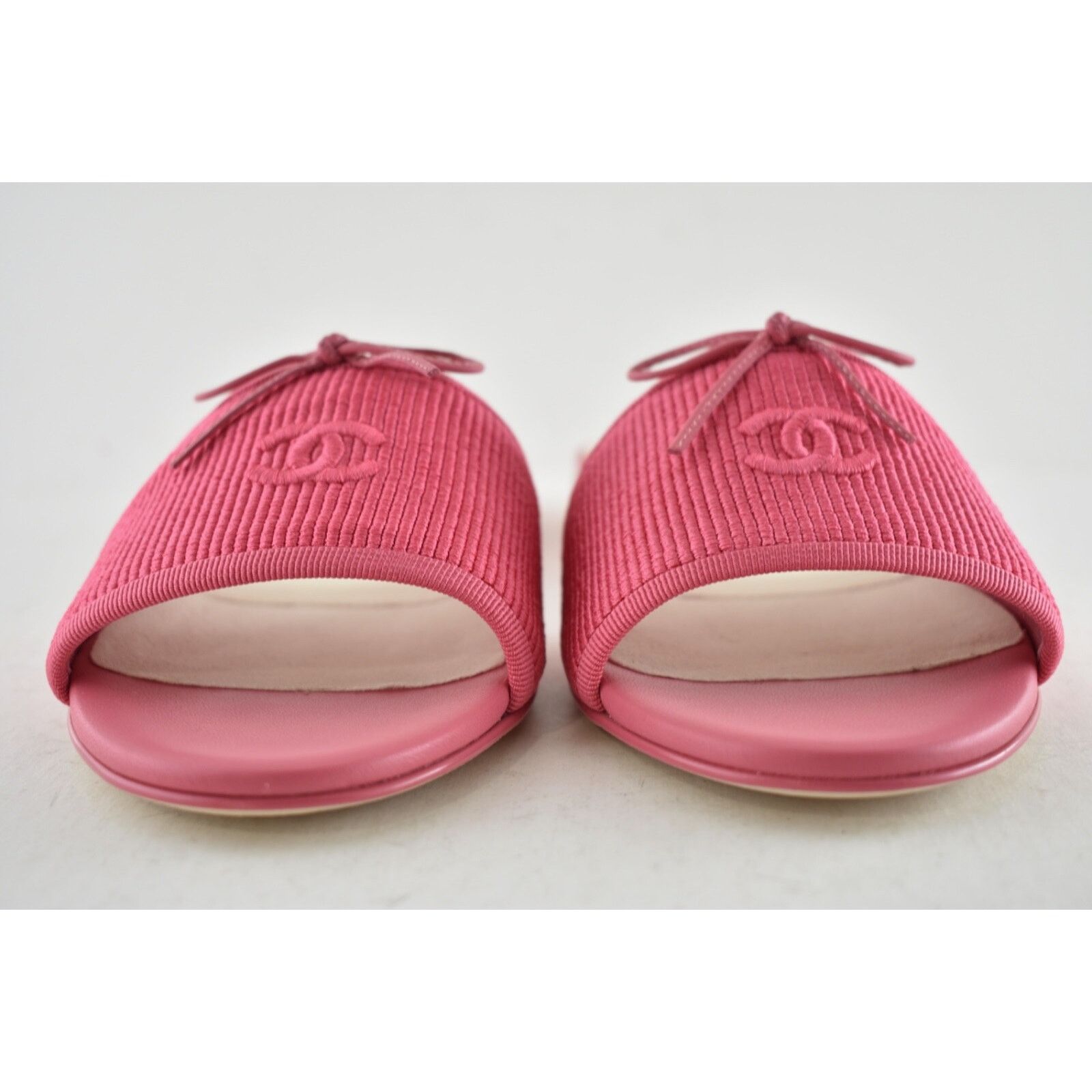 Chanel Chanel 24P Dark Pink Embroidered CC Logo Bow Tie Mule Size US 10 / IT 40 - 8 Thumbnail