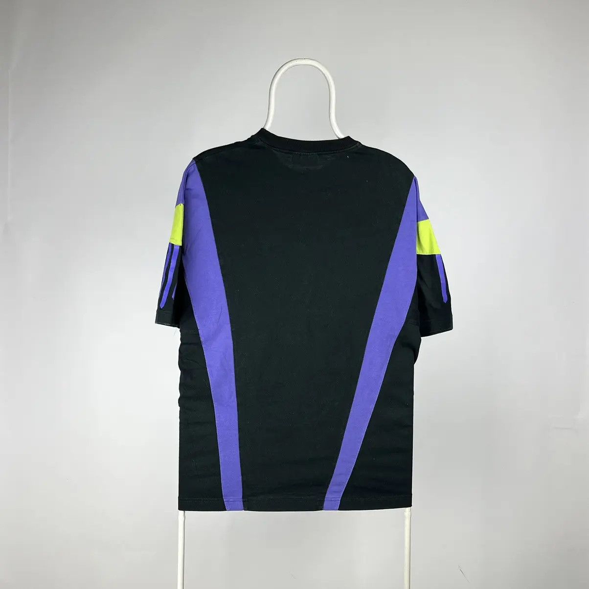 Adidas Adidas T-shirt vintage size Medium Size US M / EU 48-50 / 2 - 2 Thumbnail