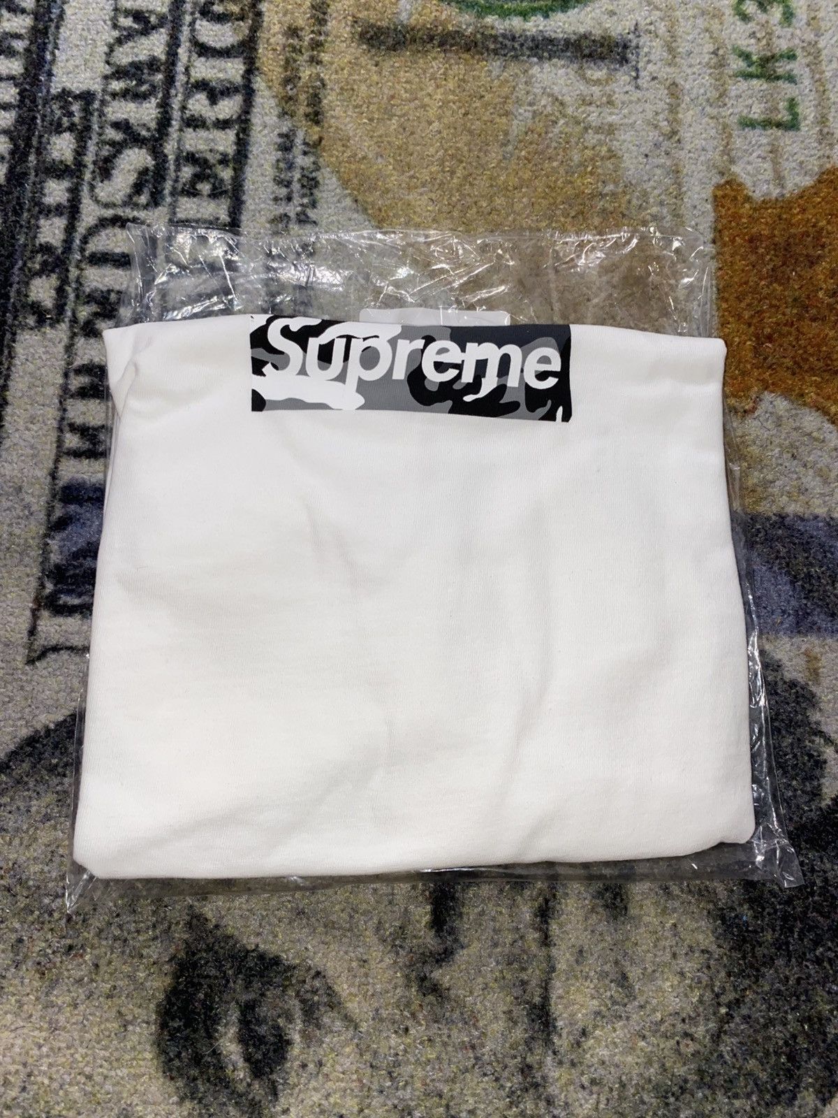 Supreme Supreme Miami Snow Camo Box Logo Tee Size US XXL / EU 58 / 5 - 1 Thumbnail