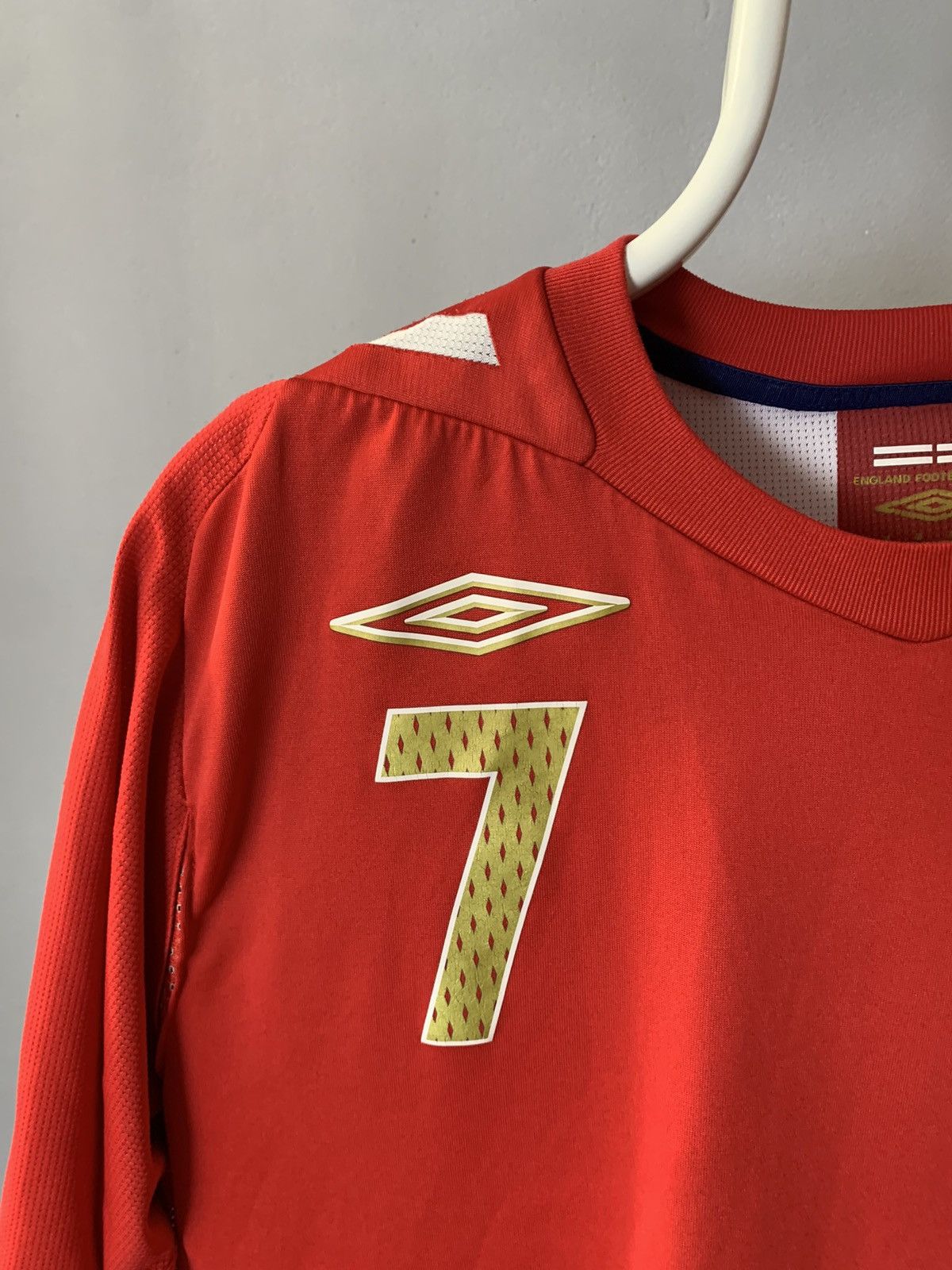 Umbro ENGLAND UMBRO 2006 WORLD CUP Soccer Jersey #7 Beckham Size US M / EU 48-50 / 2 - 3 Thumbnail