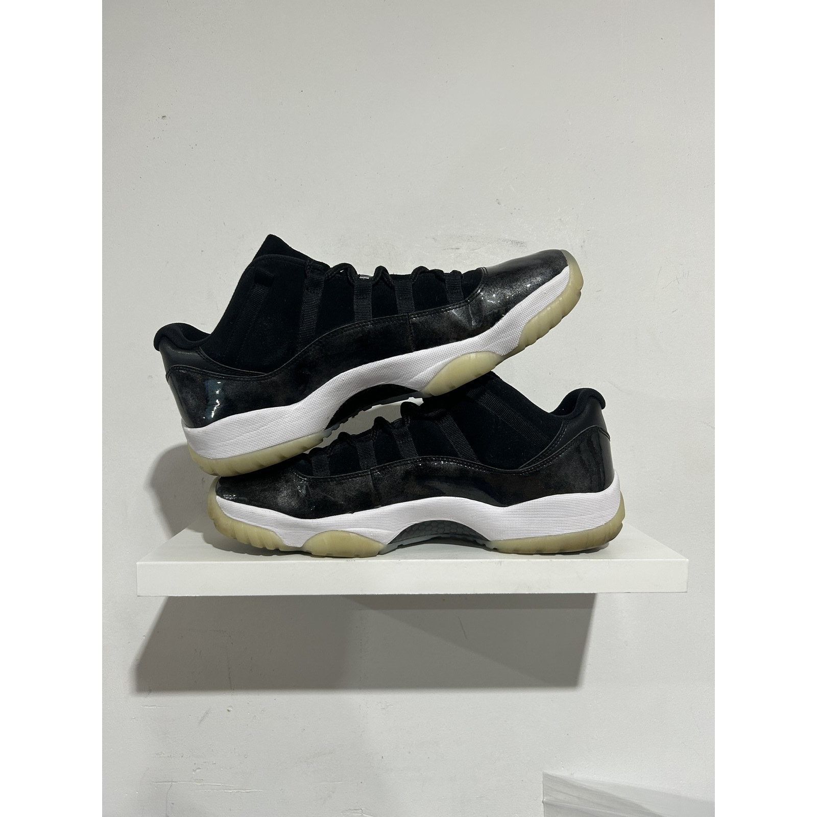 Jordan Brand JORDAN 11 LOW BARRON SIZE 13 PREOWNED Size US 13 / EU 46 - 2 Thumbnail