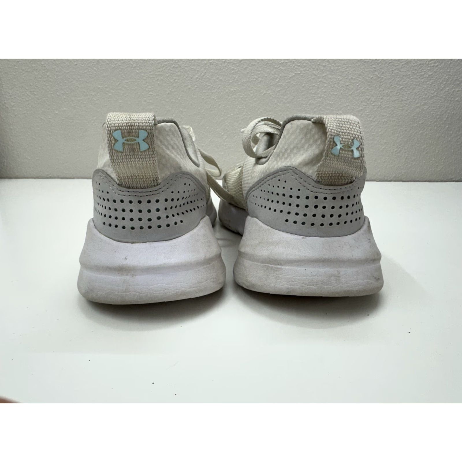 Under Armour Under Armour Womens Sneakers Size 7.5 Essential White 3022955-103 Size US 8 / IT 38 - 5 Thumbnail