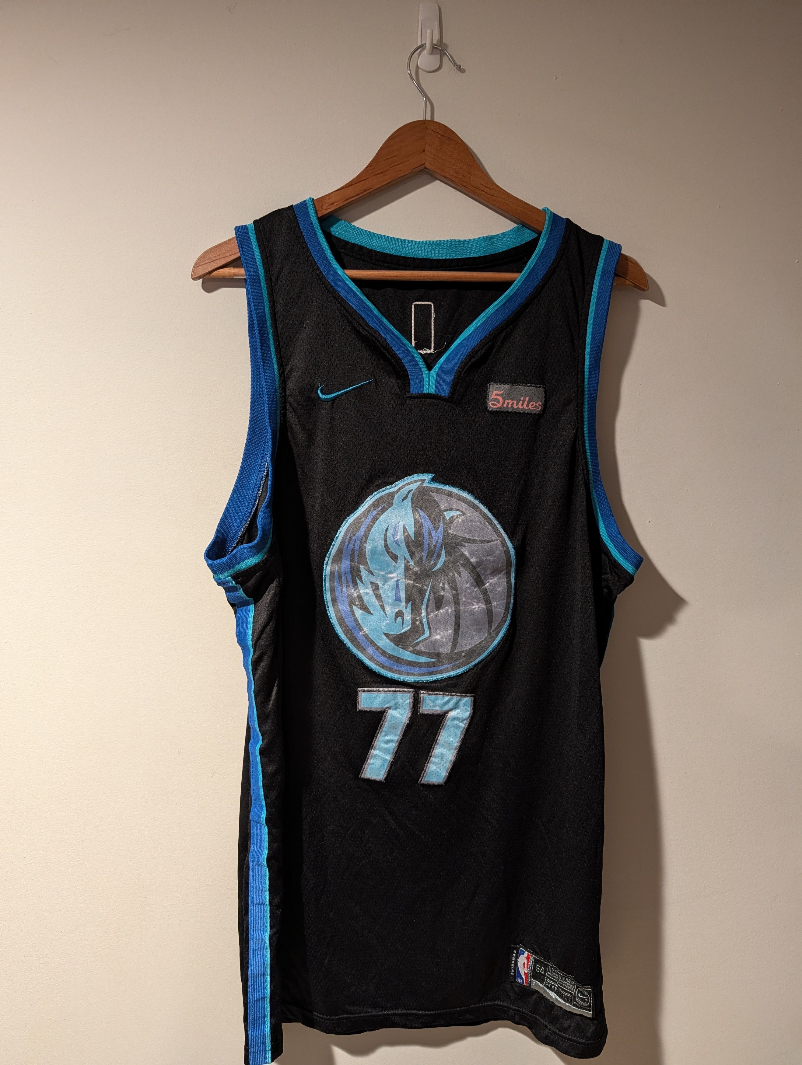 Nike LUKA DONCIC Dallas Mavericks Jersey Nike Black City Edition Size US XL / EU 56 / 4 - 1 Thumbnail