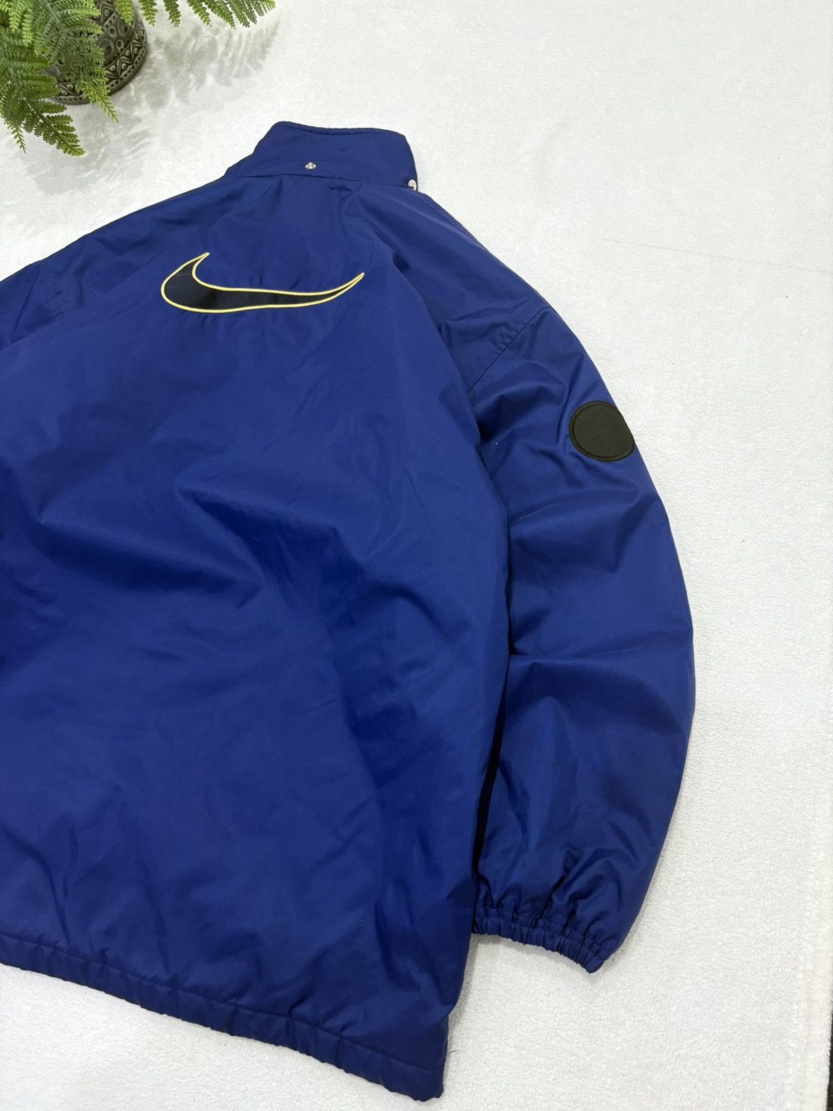 Nike 90s Nike Vintage Big Swoosh Logo Back Oversized Down Jacket Size US M / EU 48-50 / 2 - 3 Thumbnail