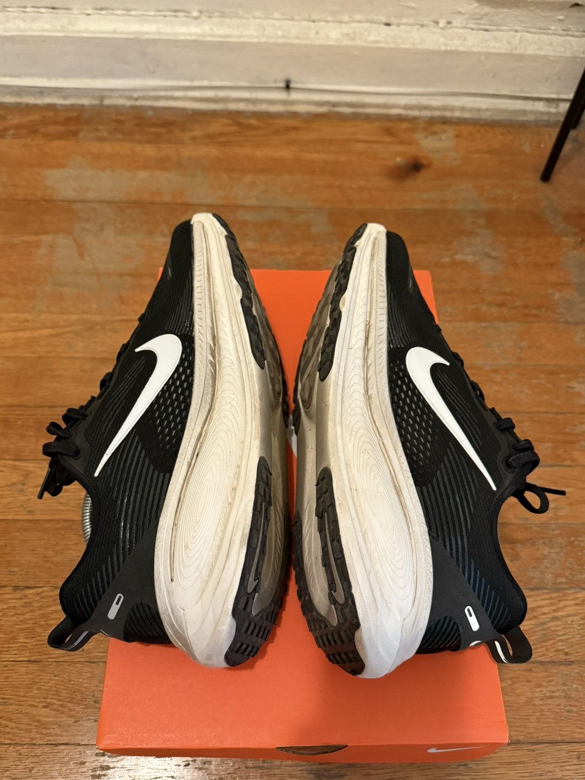 Nike Nike Vomero 18 Size US 9.5 / EU 42-43 - 3 Thumbnail