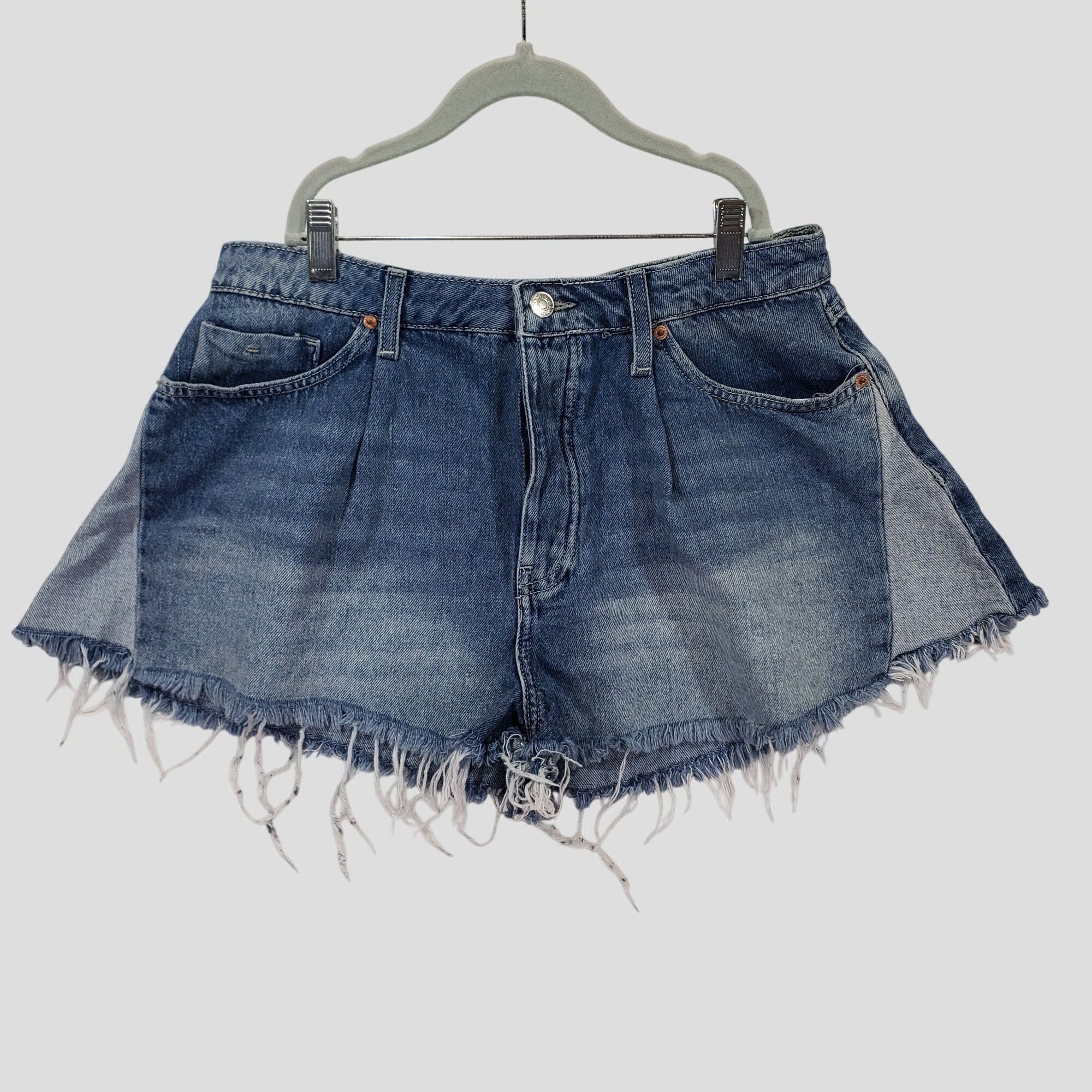 Forever 21 Forever 21 Premium High-Waisted Distressed Denim Shorts 31 Size 31" - 1 Thumbnail