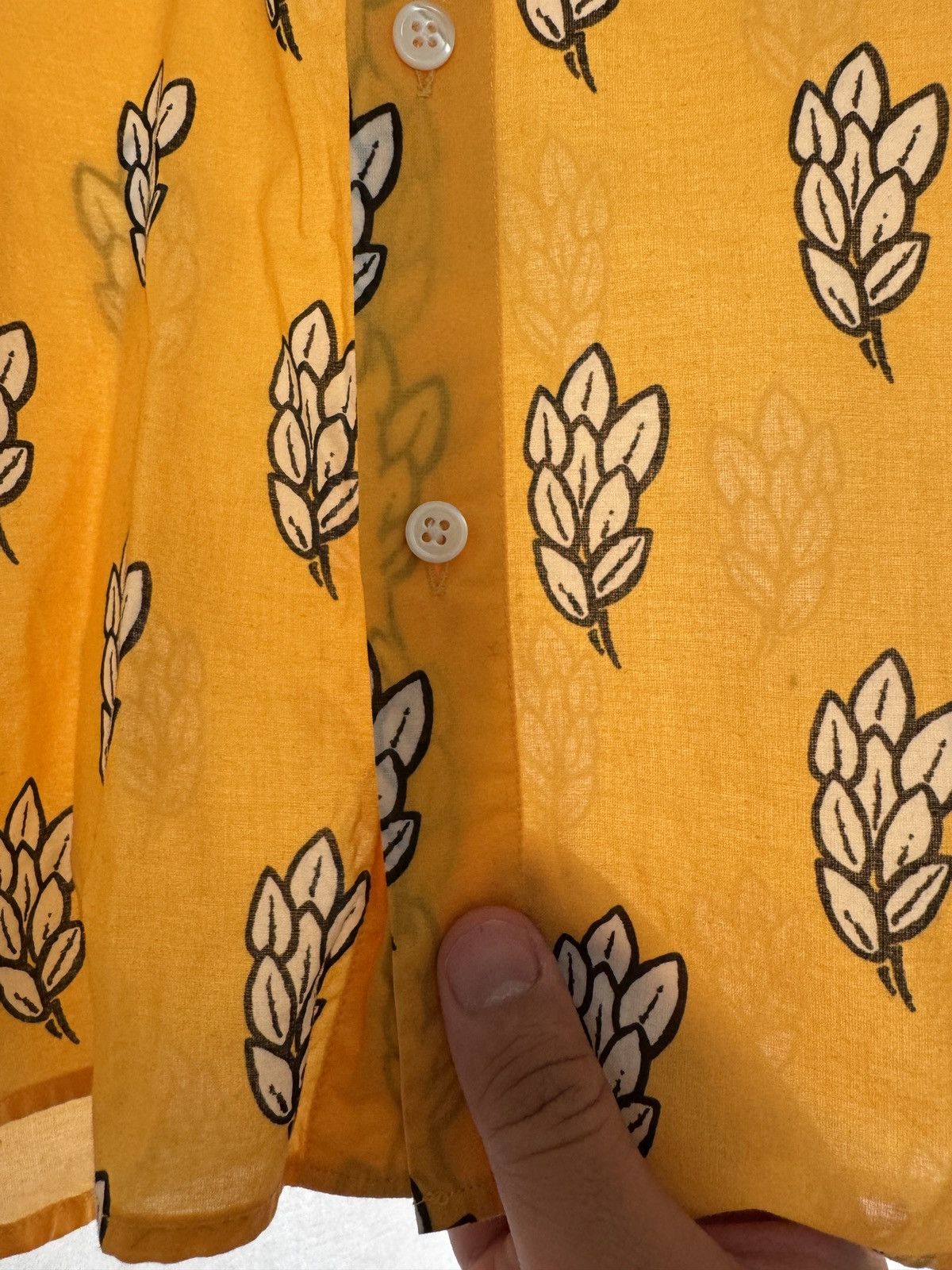Jacquemus Jacquemus “Le Gadjo” wheat shirt Size US M / EU 48-50 / 2 - 8 Thumbnail