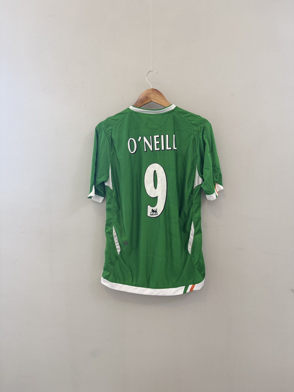 Umbro FA Ireland soccer jersey casual shirt football Size US M / EU 48-50 / 2 - 8 Thumbnail