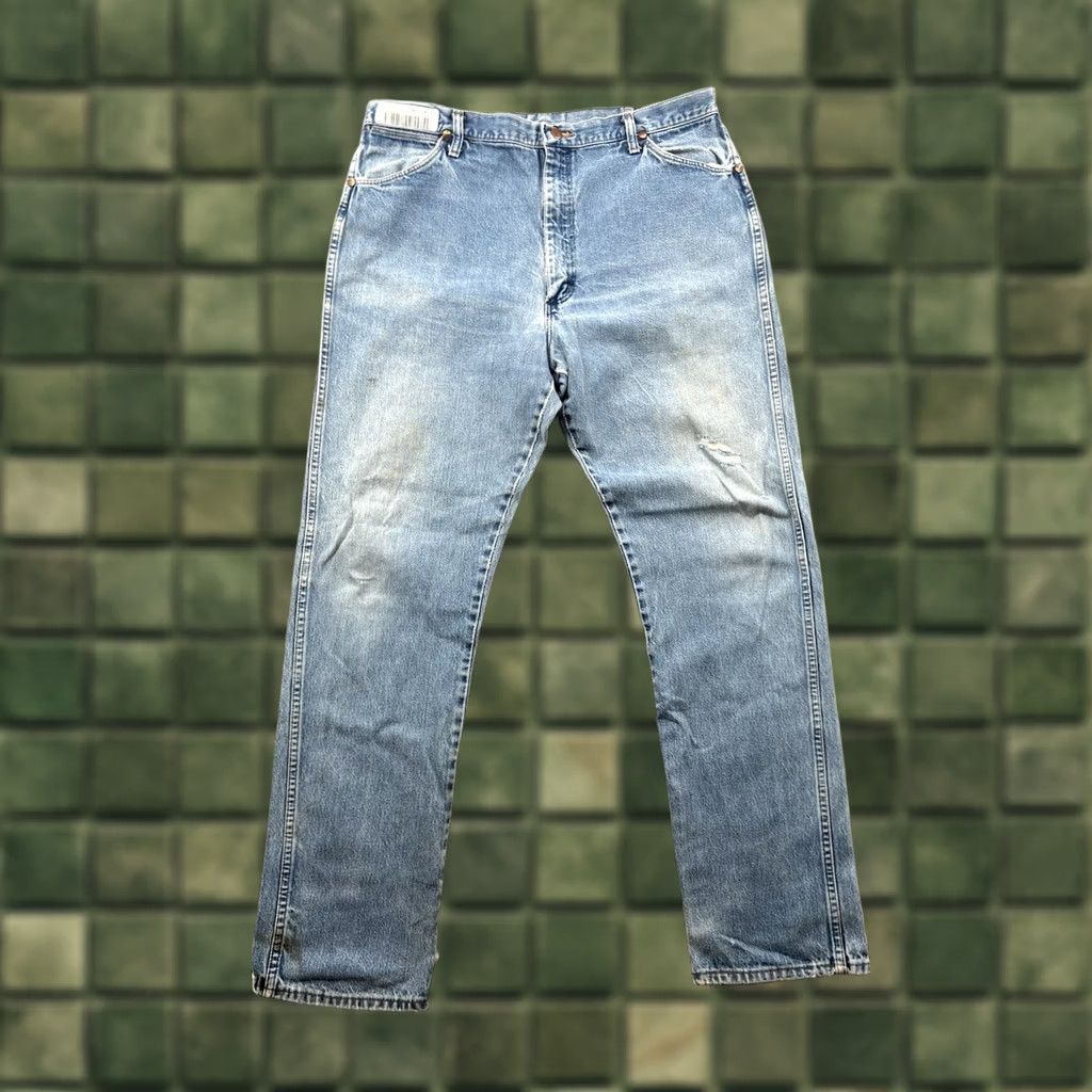 Wrangler VINTAGE Wrangler Jeans Men's Blue Straight Faded Stone Wash Distressed Sz 40x32 Size US 40 / EU 56 - 1 Thumbnail