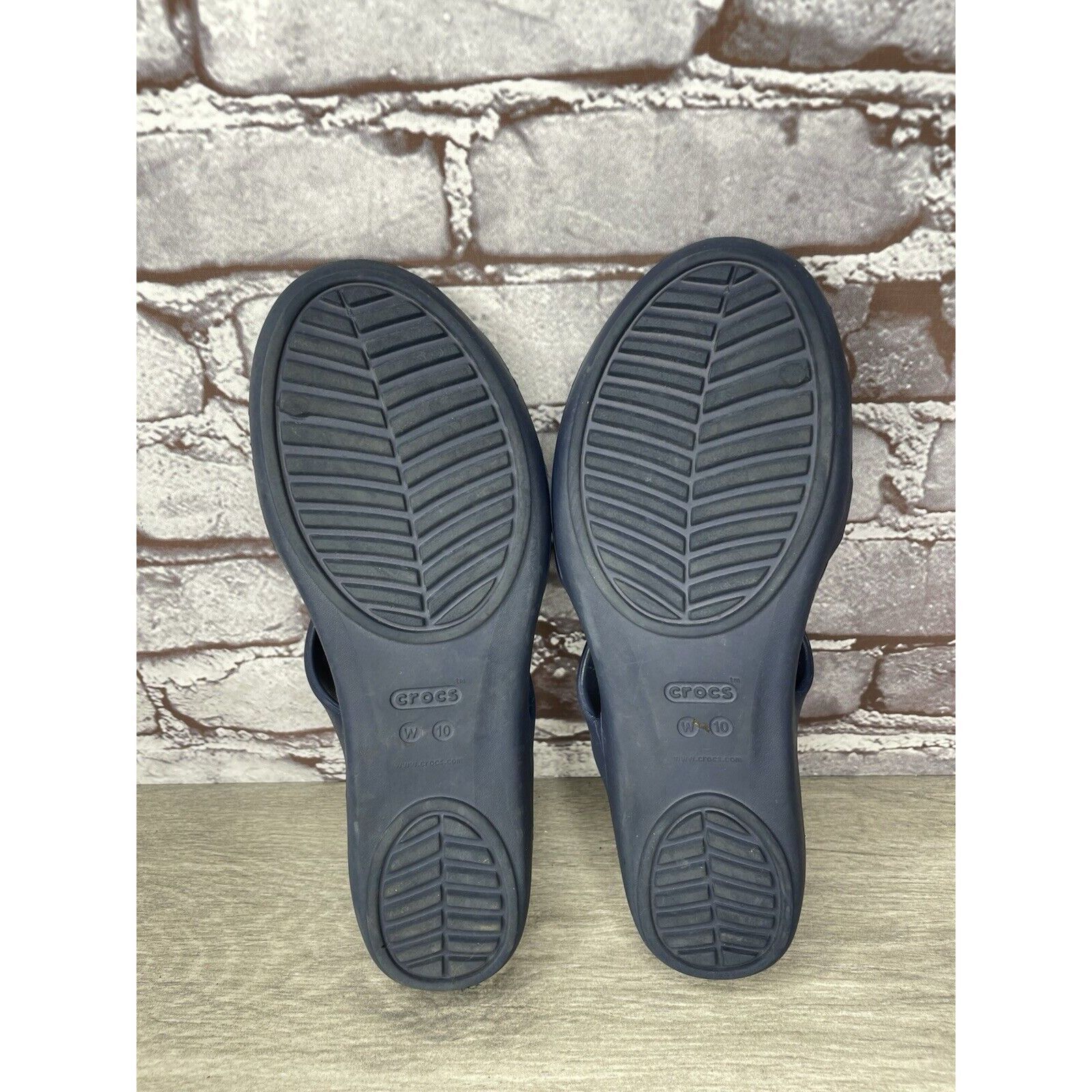 Crocs Crocs KELLI Iconic Comfort Navy Blue Slip On Slides Sandals Size US 10 / IT 40 - 7 Thumbnail