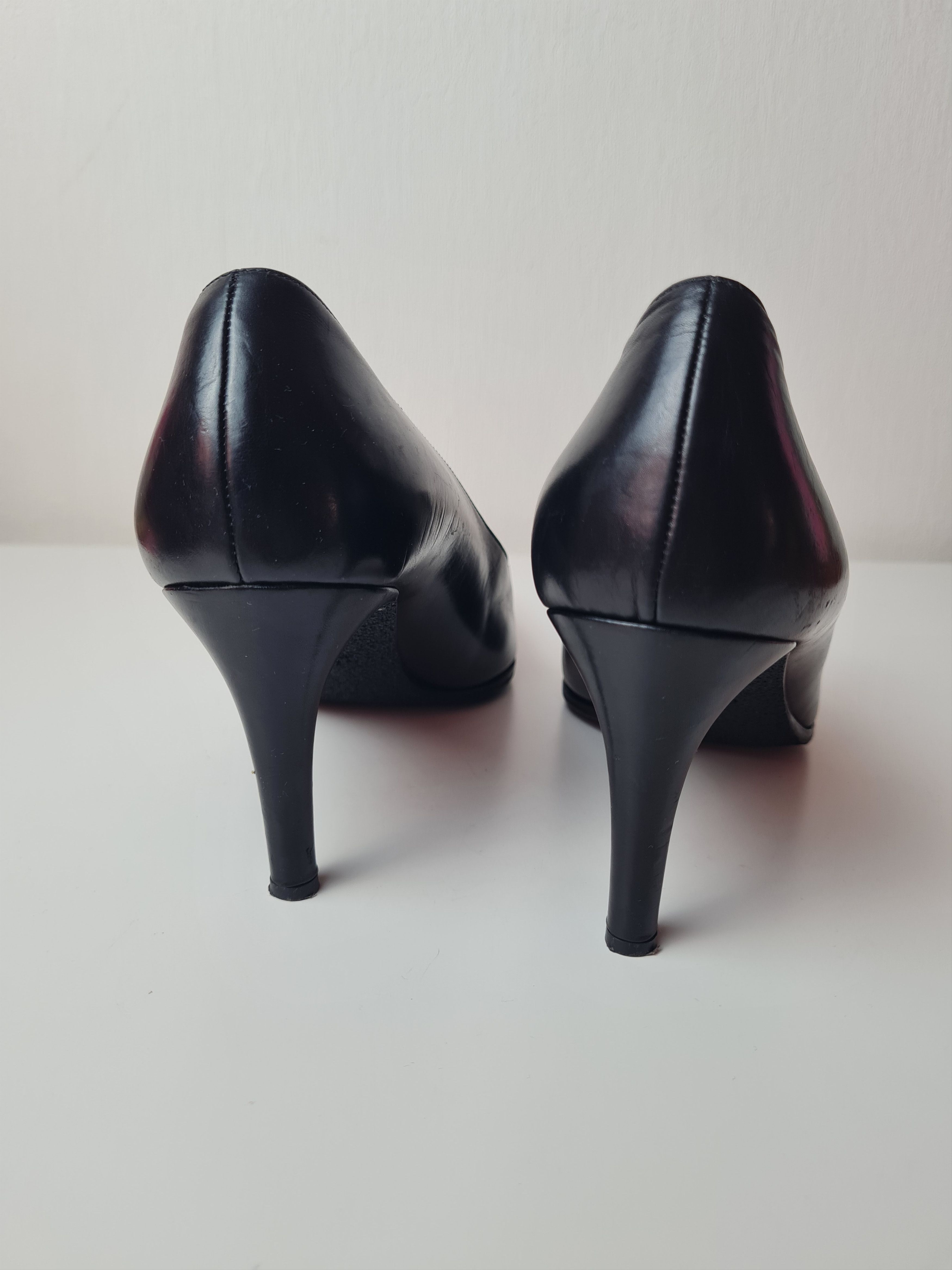 Gucci Vintage shoes Gucci almond toe heels black Luxury Sz 38 Size US 8 / IT 38 - 9 Thumbnail