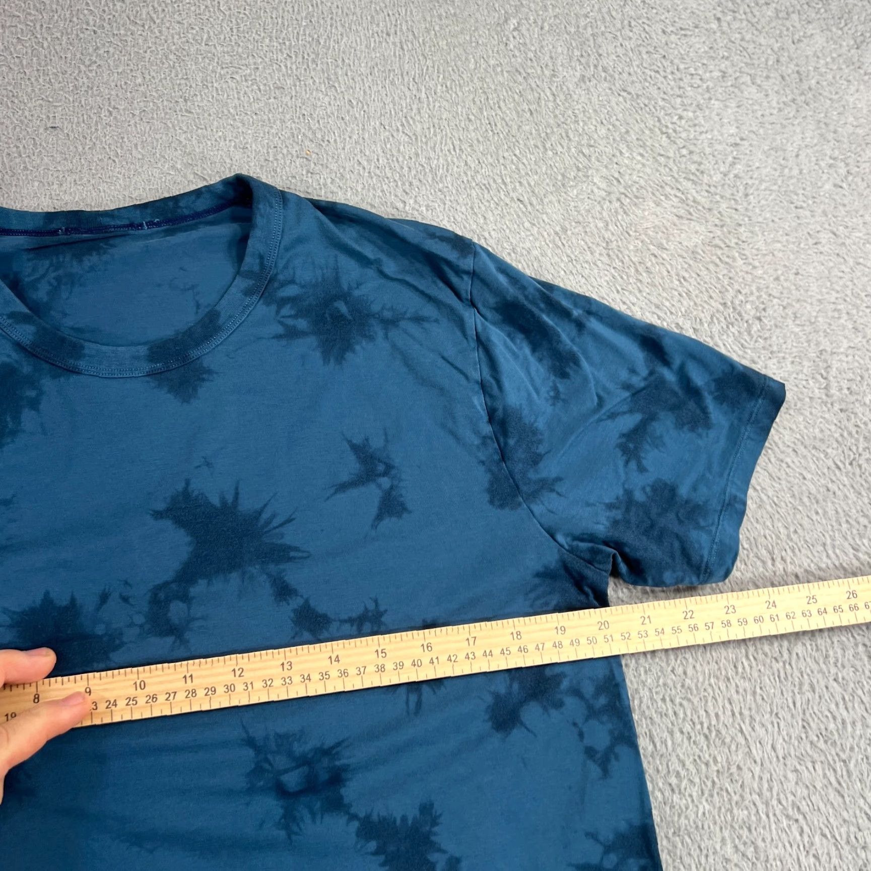 Lululemon Lululemon T-Shirt Mens Basic Short Sleeve Crew Neck Blue Tie Dye Size M Size US M / EU 48-50 / 2 - 3 Thumbnail