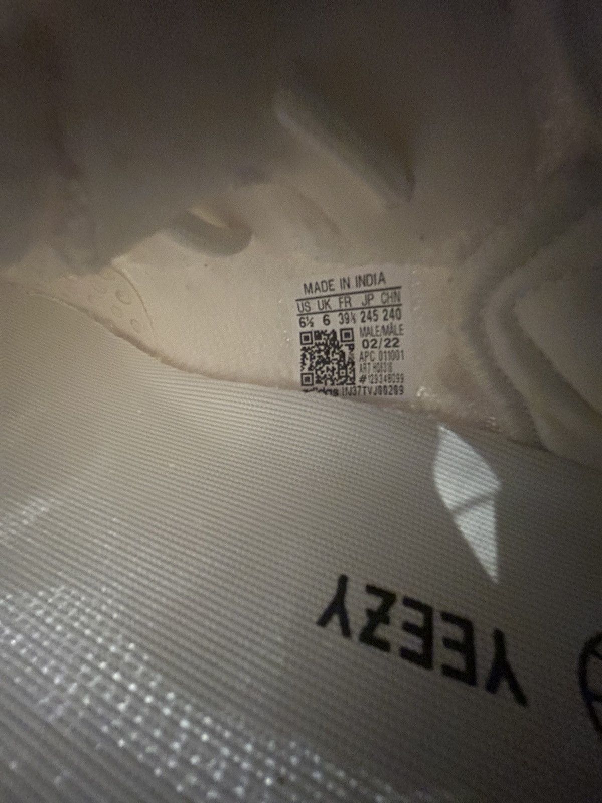 Adidas × Yeezy Yeezy 350 V2 Bone Size 6.5 Size US 6.5 / EU 39-40 - 9 Thumbnail