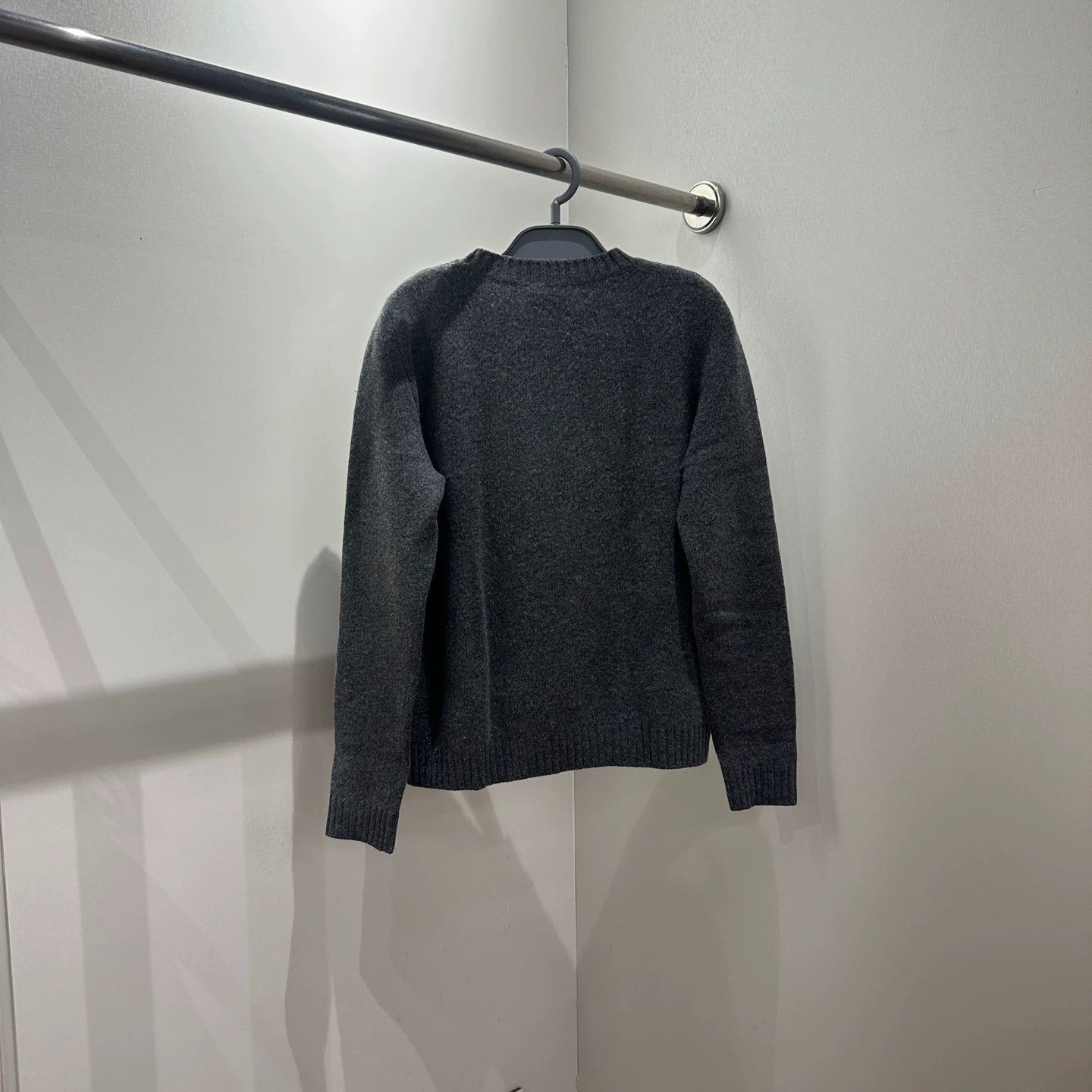 Miu Miu MIU MIU Alice Print Gray Long Sleeve Sweater apr743 Size M / US 6-8 / IT 42-44 - 2 Thumbnail