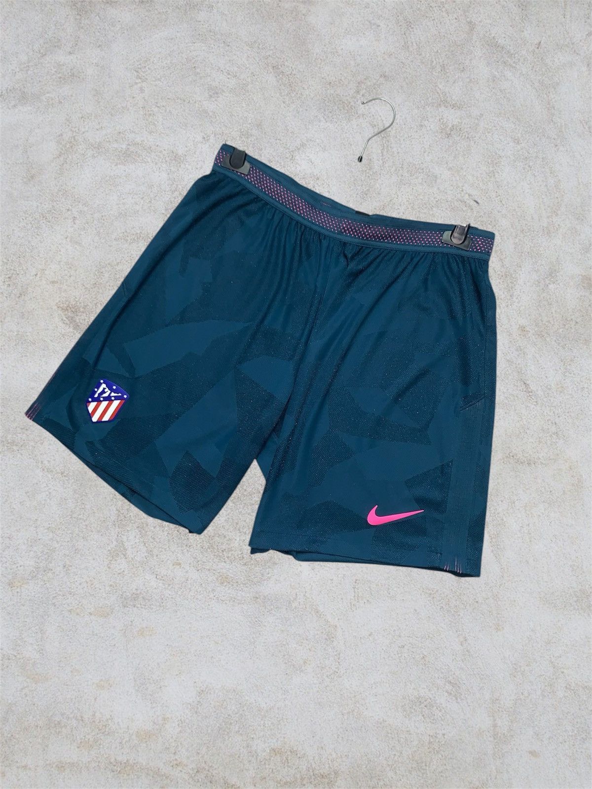 Nike Nike atletico Madrid soccer shorts camo rare Size XL Size US 36 / EU 52 - 1 Thumbnail