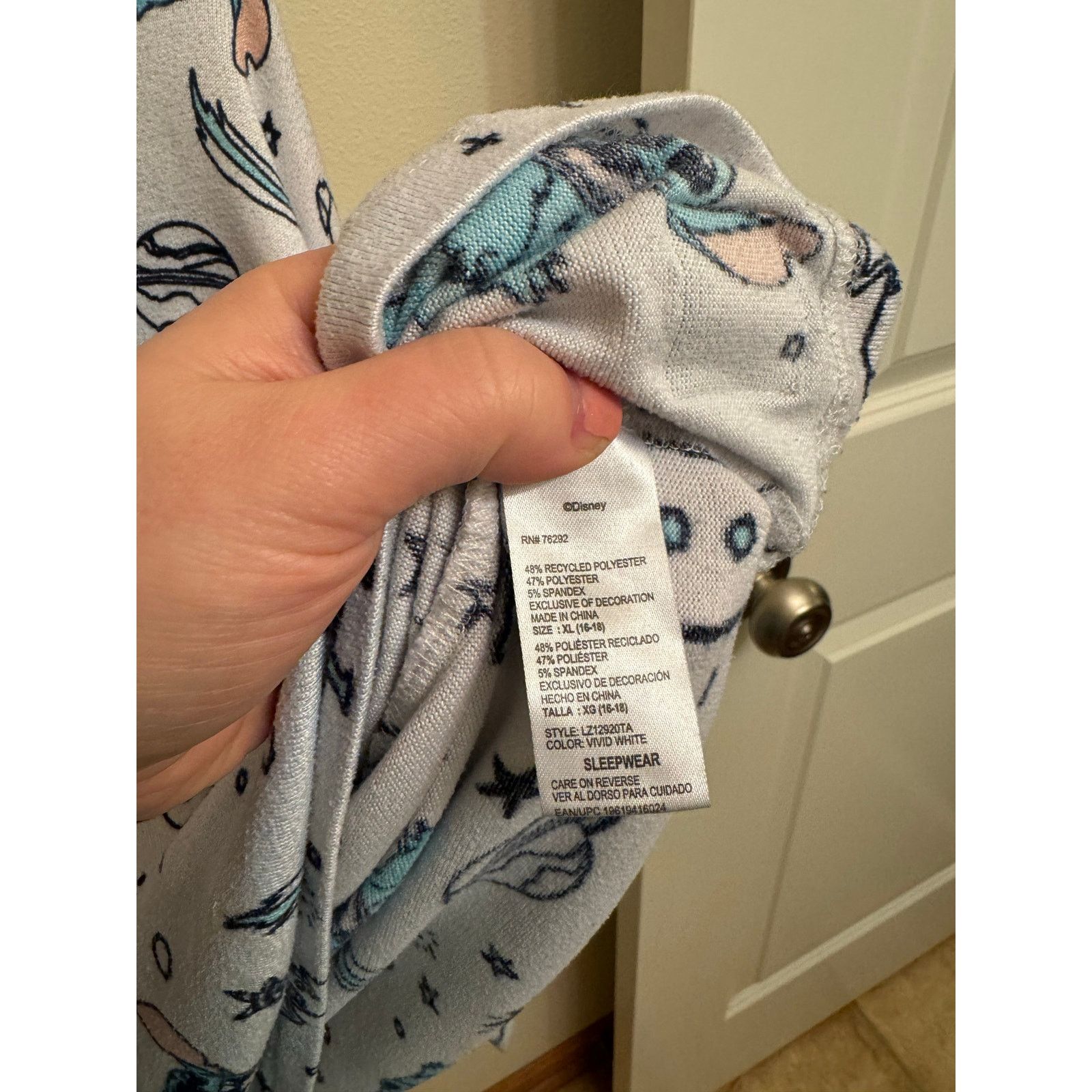 Disney Women's Lilo and Stitch Pajamas (top size XL/bottoms size L) Size ONE SIZE - 4 Thumbnail