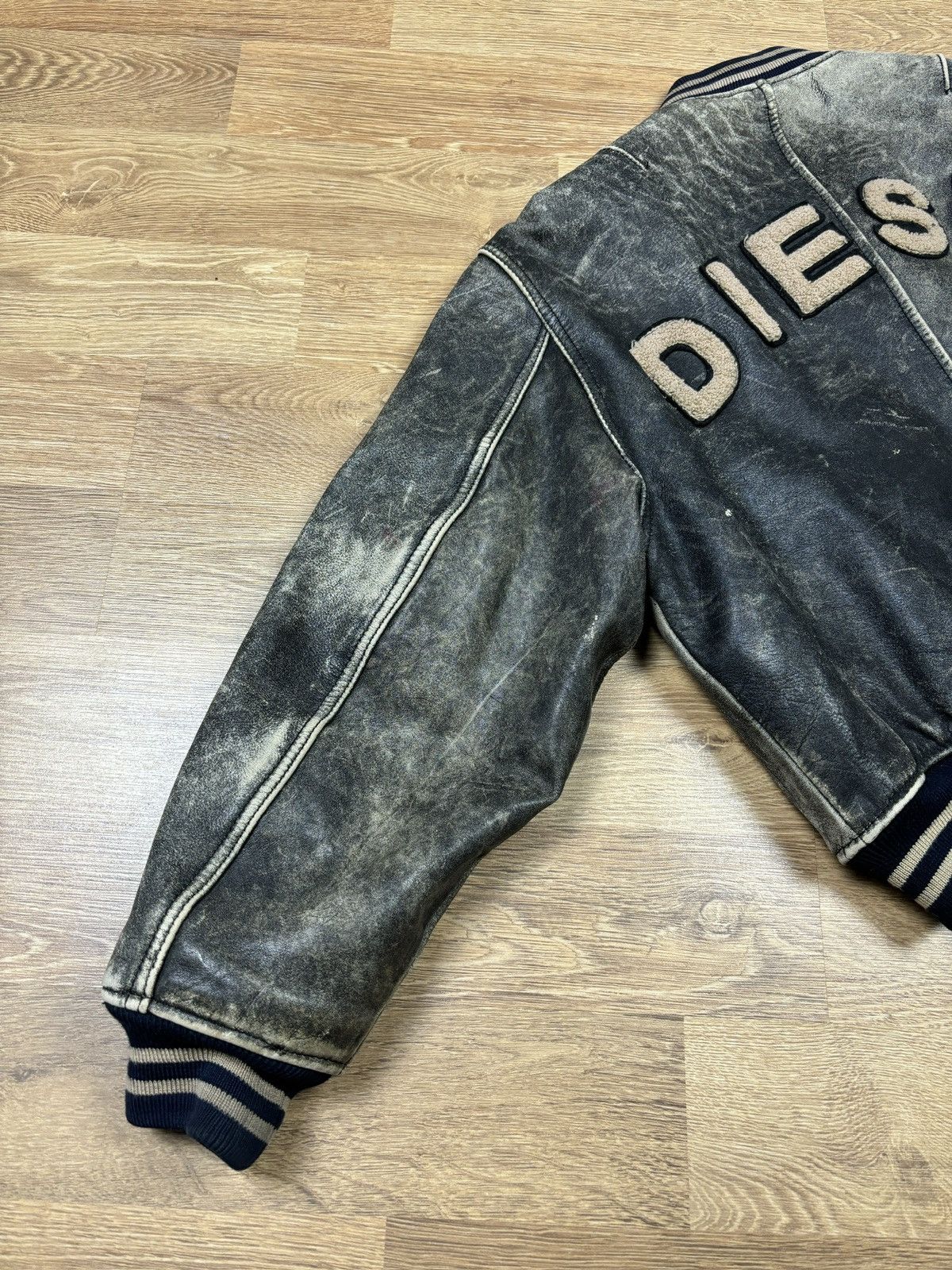 Diesel 2000s Diesel Distressed Leather Varsity Jacket Size S / US 4 / IT 40 - 6 Thumbnail