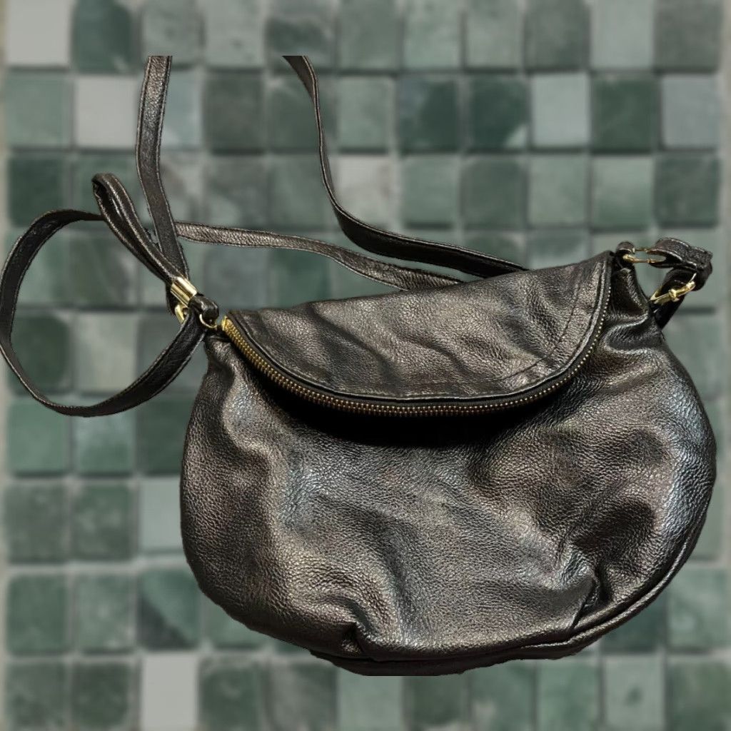 Vintage VINTAGE Avon Handbag Purse Black Satchel/Top Handle Bag Organizer Medium Women Black Bag Size ONE SIZE - 1 Thumbnail