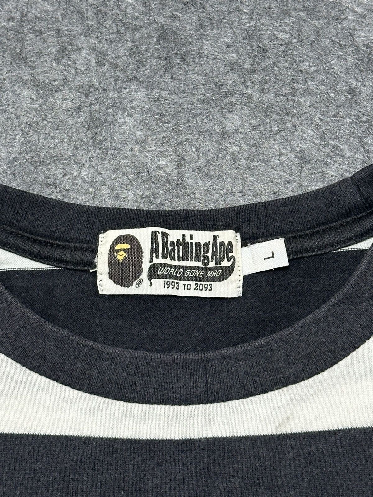 Bape A Bathing Ape t-shirt a rubber printed "BATHING APE". Size US L / EU 52-54 / 3 - 8 Thumbnail