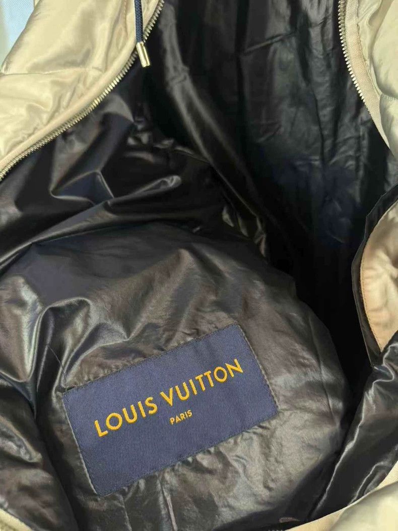 Louis Vuitton Louis Vuitton Silver astronaut cotton jacket Size US M / EU 48-50 / 2 - 5 Thumbnail