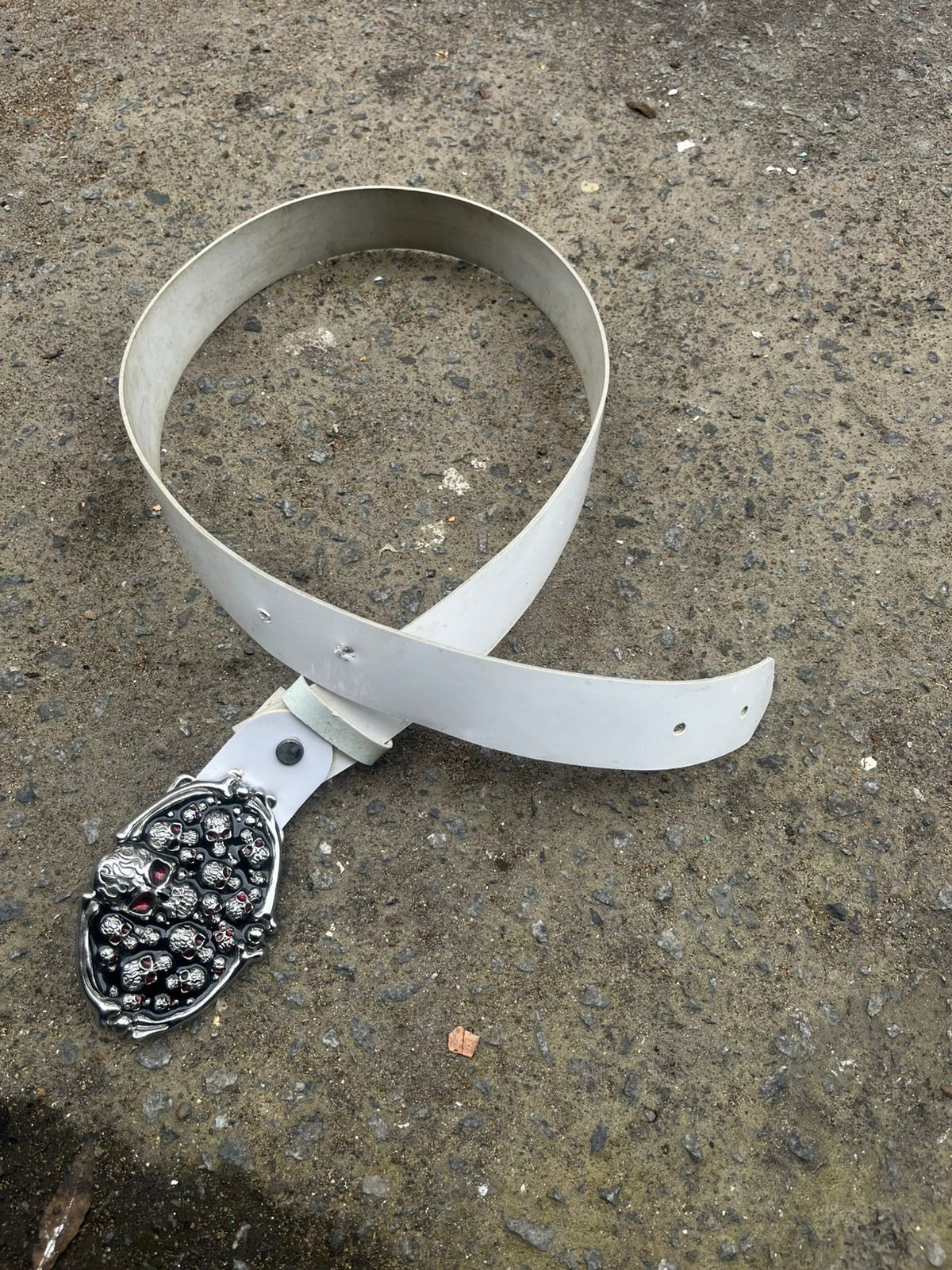 If Six Was Nine Red Eyes Skull Pile Buckle White Syintetic Belt Size 32 - 5 Thumbnail