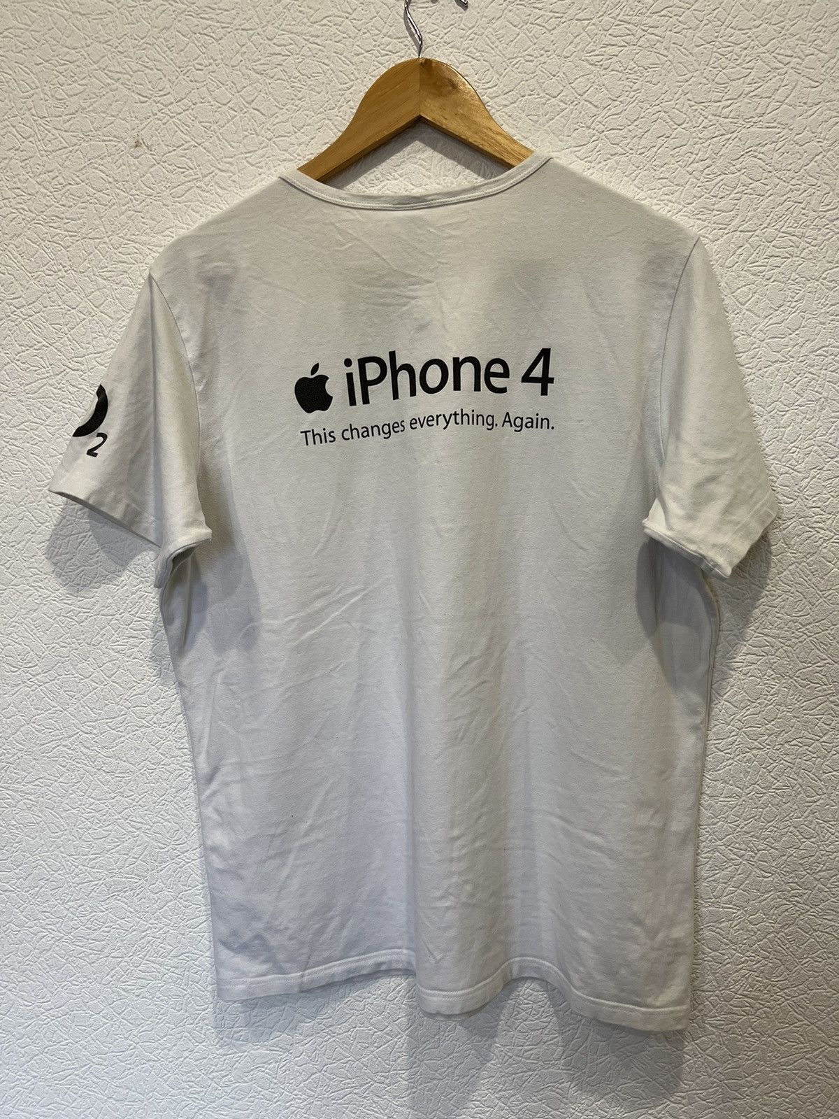 Apple Apple iPhone 4 This Changes Everything Again T Shirt Size US XL / EU 56 / 4 - 1 Thumbnail