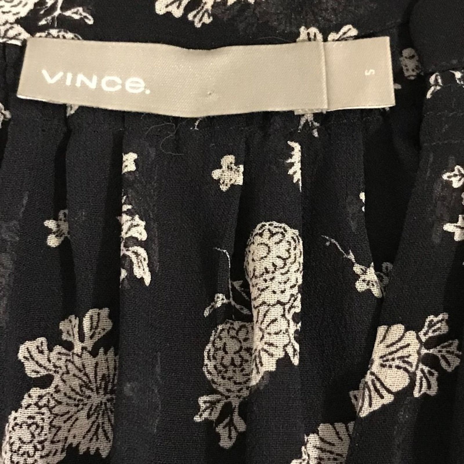 Vince Vince Calico Black and White Floral Print Silk Blouse Size S / US 4 / IT 40 - 4 Thumbnail