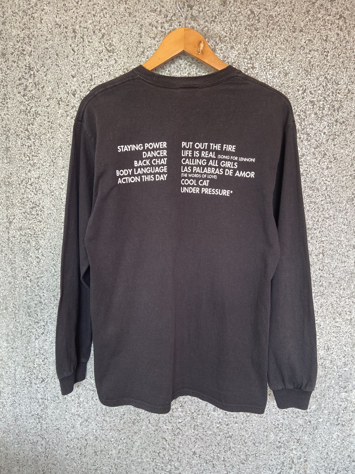 Band Tees Vintage Queen t shirt long sleeve Size US M / EU 48-50 / 2 - 3 Thumbnail