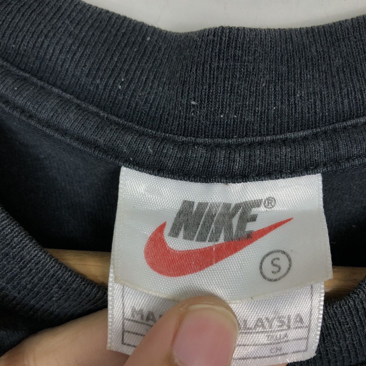 Nike 🔥Vintage 2000 Nike Big Swoosh Tee Y2K Streetwear Size US S / EU 44-46 / 1 - 9 Thumbnail