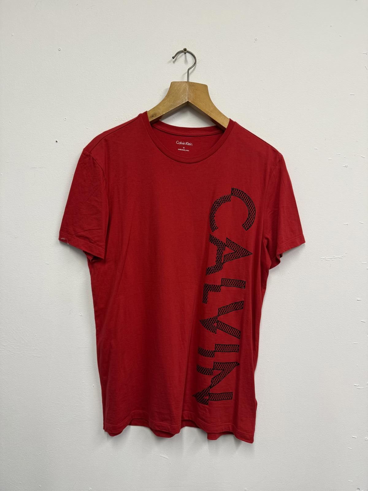 Calvin Klein Calvin Klein Red Graphic Logo T-Shirt Size US M / EU 48-50 / 2 - 1 Thumbnail