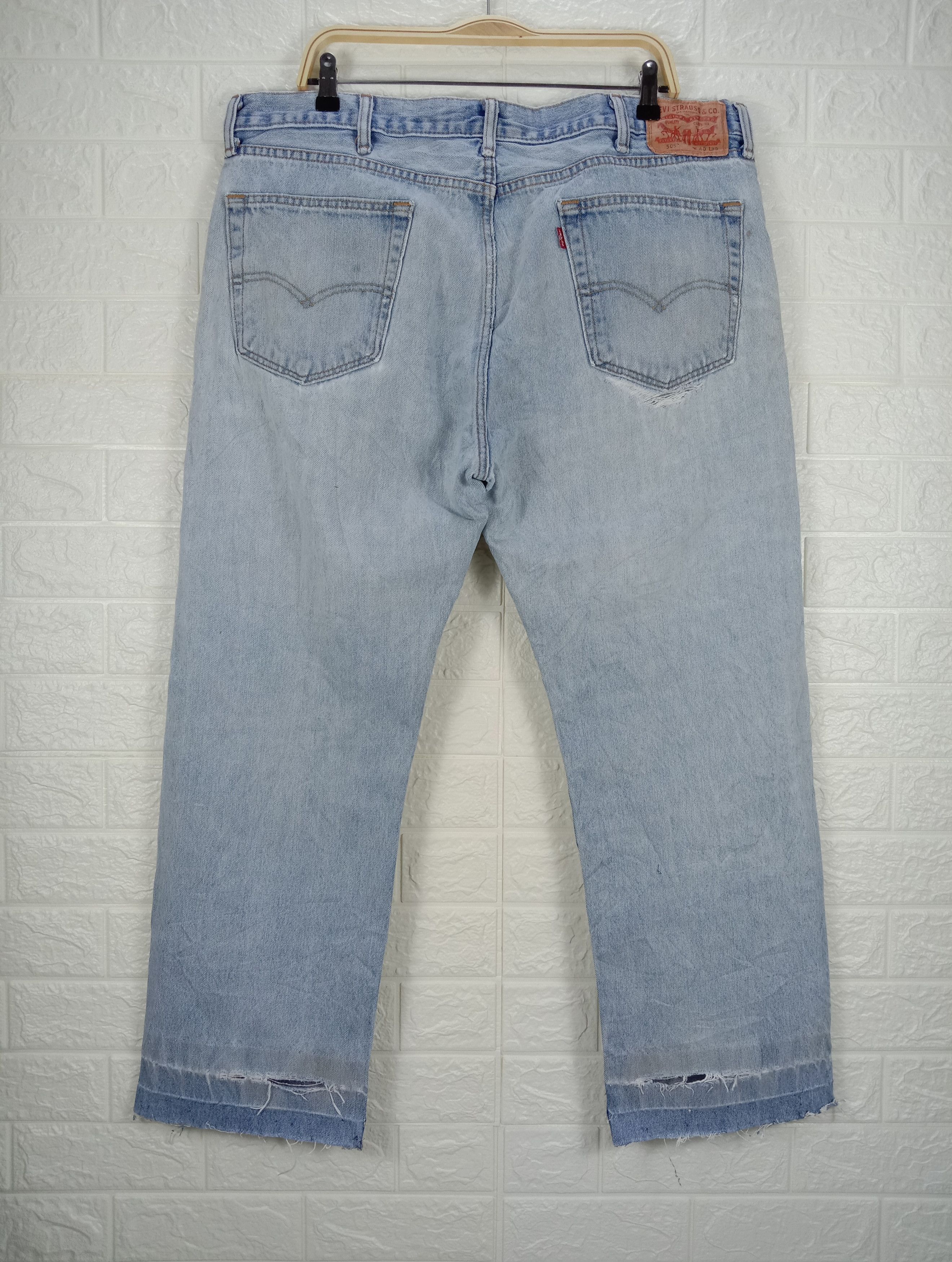 Vintage Levi's 505 Jeans Light Wash Distressed Denim