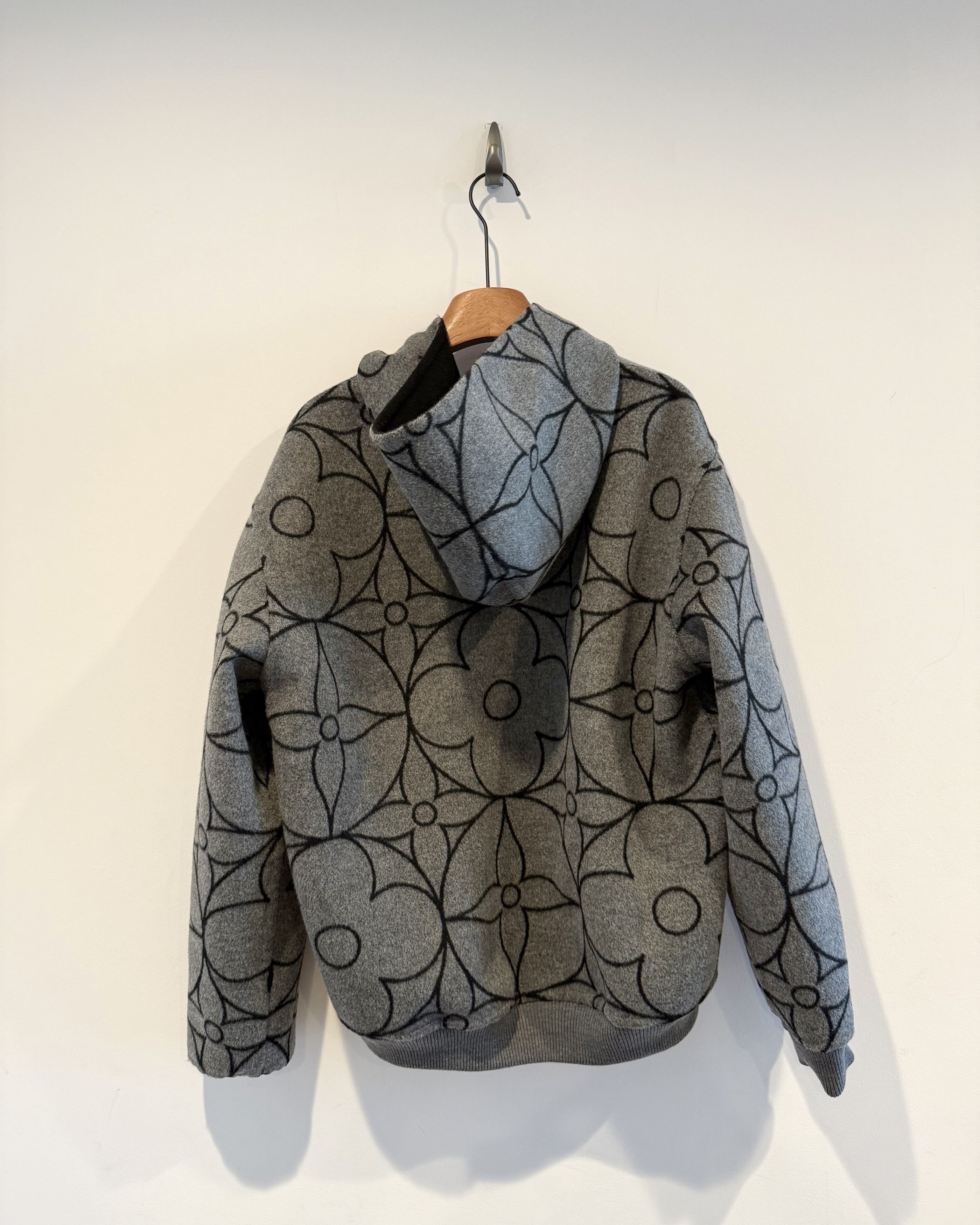 Louis Vuitton Louis Vuitton Reversible Monogram Flower Shearling Hoodie Size US M / EU 48-50 / 2 - 6 Thumbnail