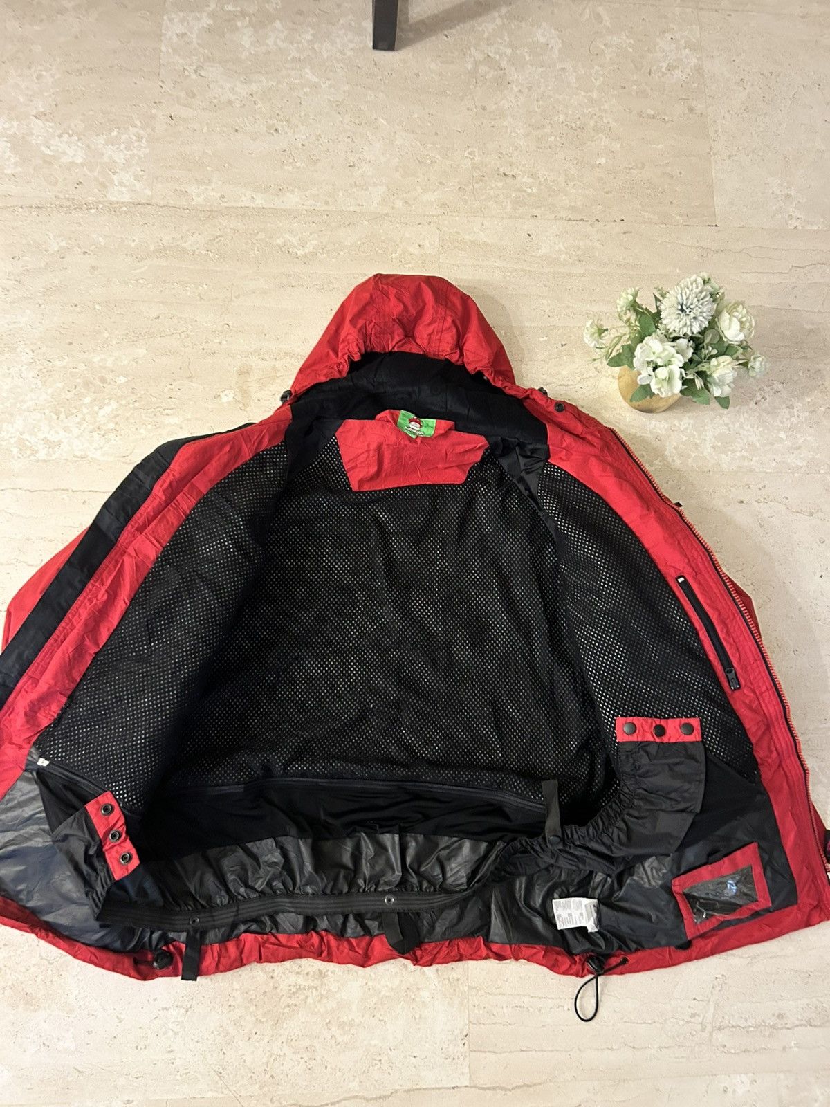 Other Vintage 00s KanaBeach Jacket – Red Hooded Technical Coat Y2K Size US L / EU 52-54 / 3 - 6 Thumbnail