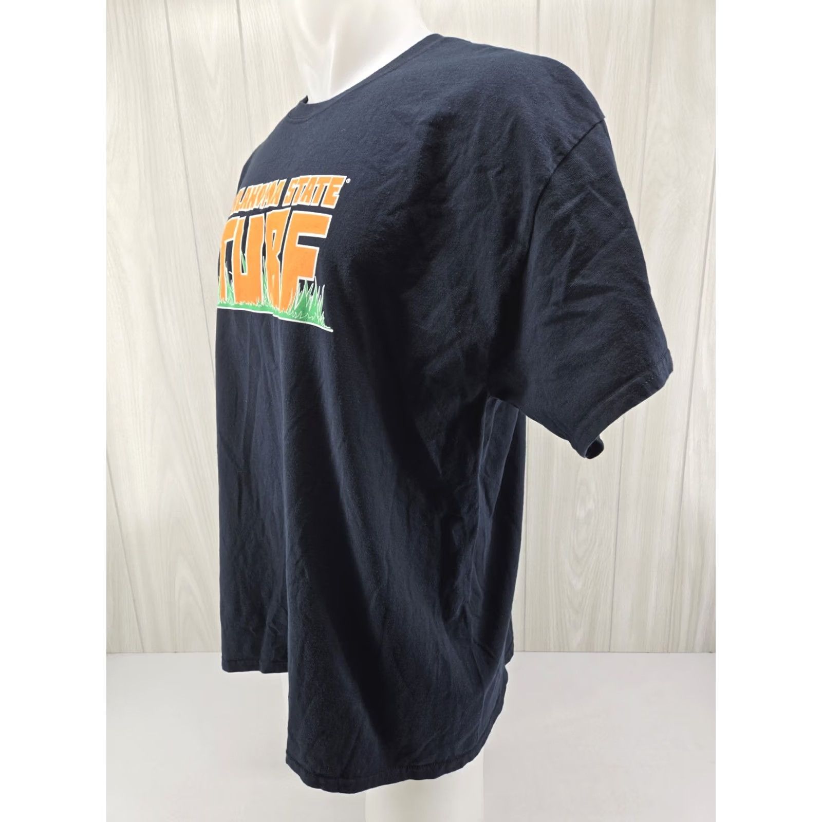 Gildan Oklahoma State Turff Cowboys OSU NCAA T Shirt XL DBL Sided Black Mens Size US XL / EU 56 / 4 - 5 Thumbnail