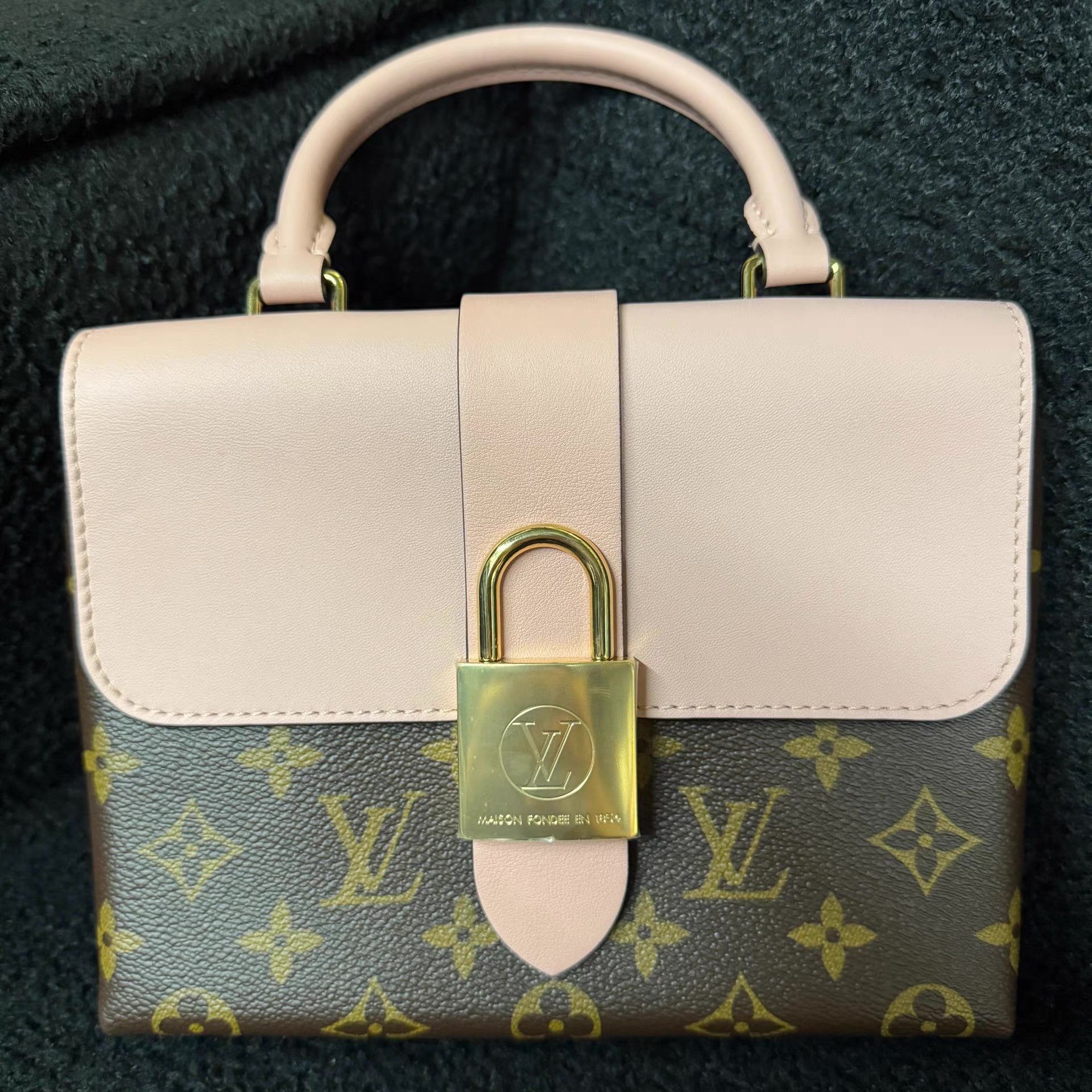 Louis Vuitton Multi-Colored Lock-Accent Handbag Size ONE SIZE - 1 Thumbnail