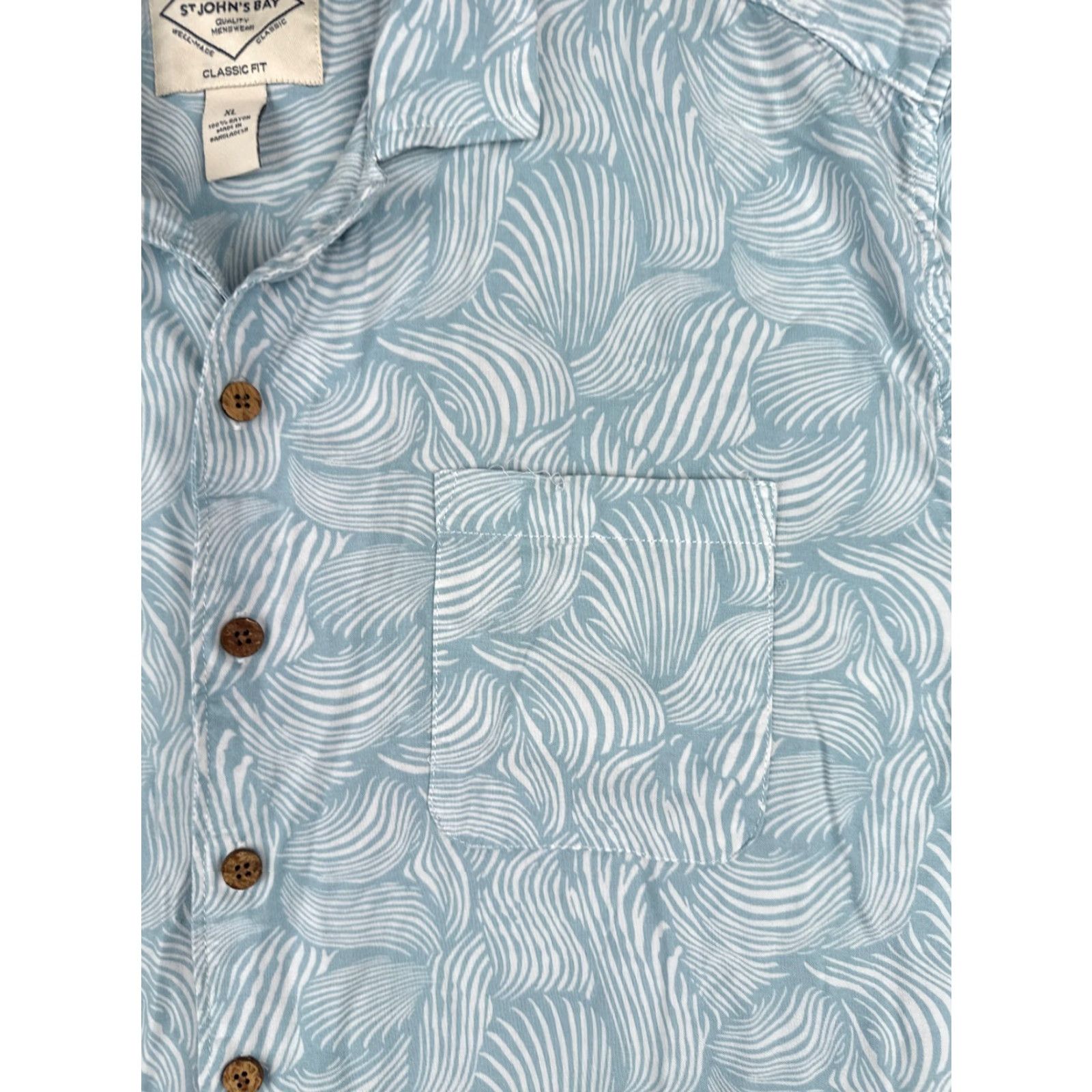 Vintage VINTAGE St. John's Bay Button-Up Hawaiian Shirt Men XL Blue White Waves 100% Rayon Floral Short Sleeve Mens Size US XL / EU 56 / 4 - 6 Thumbnail