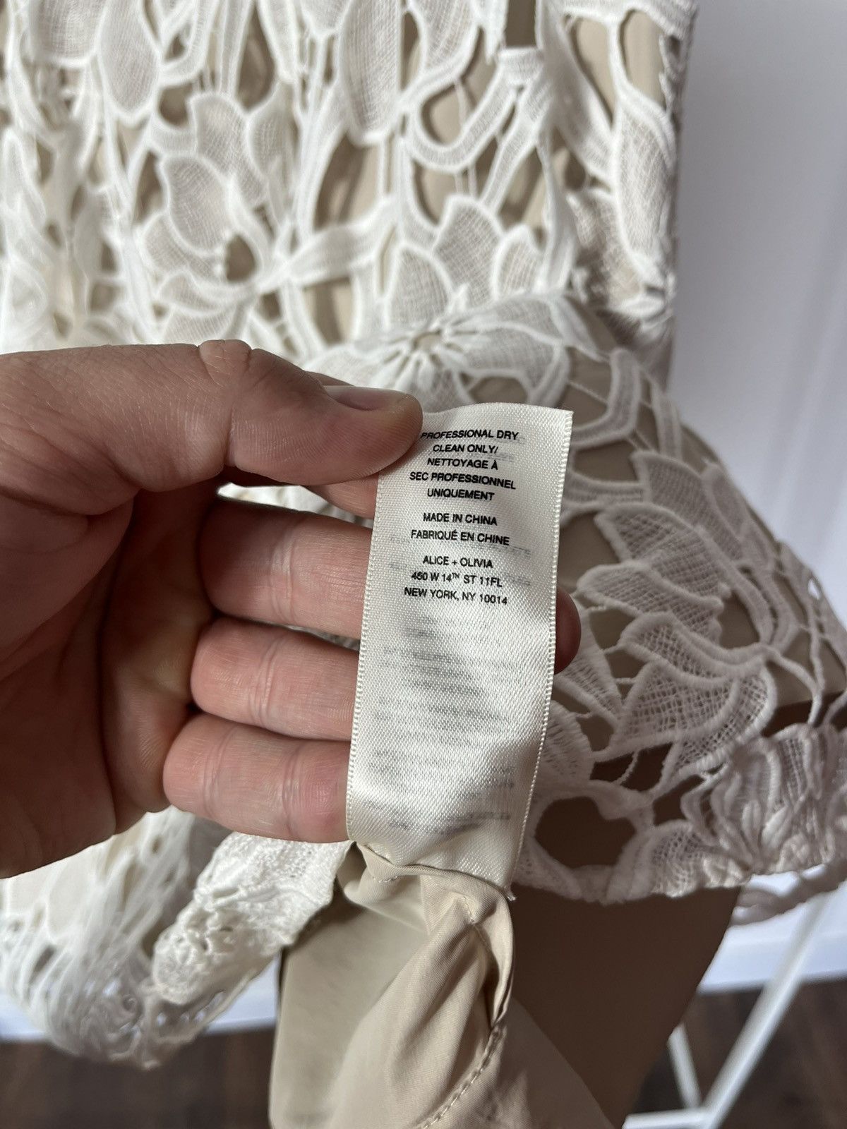 Alice + Olivia Alice + Olivia Floral Lace Skirt White Midi Size 2 Size 26" / US 2 / IT 38 - 12 Thumbnail