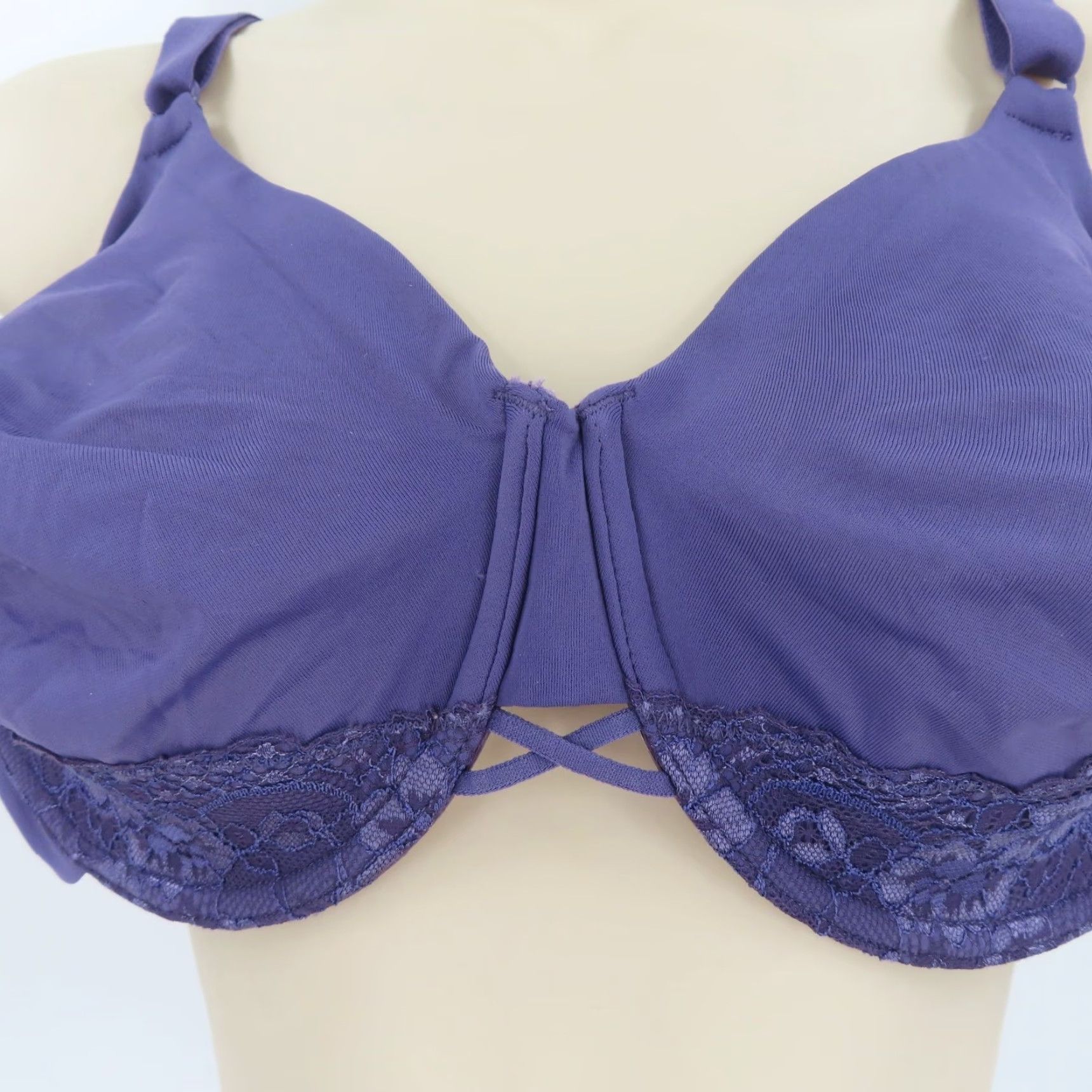Vintage Vanity Fair Bra 44C Smoothing Back Underwire Unlined Purple Blue T-Shirt Bra Womens Size ONE SIZE - 3 Thumbnail