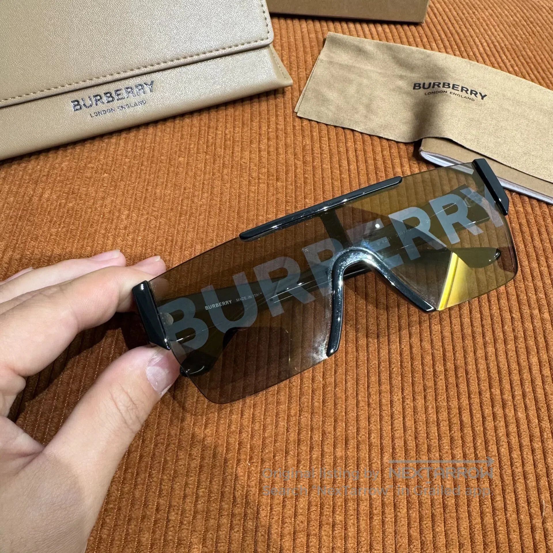 Burberry Burberry Large Logo Sunglasses. Size ONE SIZE - 2 Thumbnail