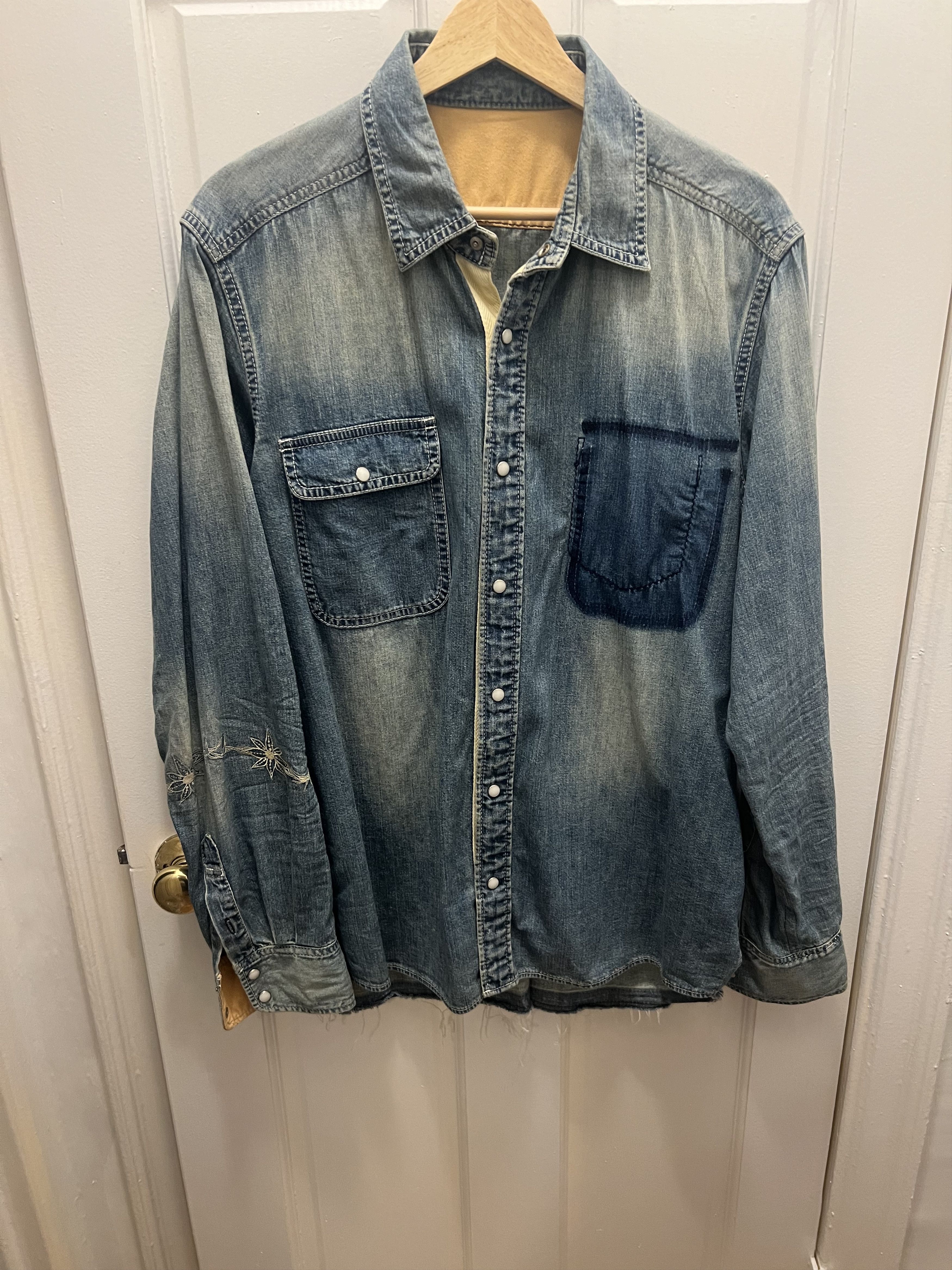 Sacai $1110 Embroidered Reworked Western Denim Shirt Size US L / EU 52-54 / 3 - 1 Thumbnail
