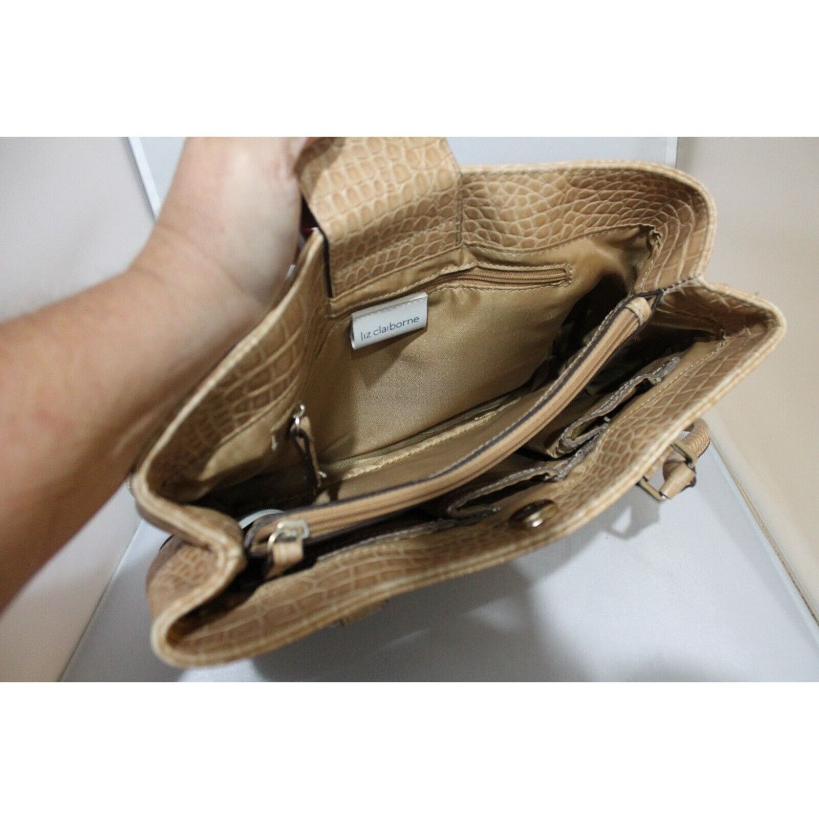 Liz Claiborne Liz Claiborne Faux Snake Skin Handbag Purse Tan Silver Size ONE SIZE - 8 Thumbnail