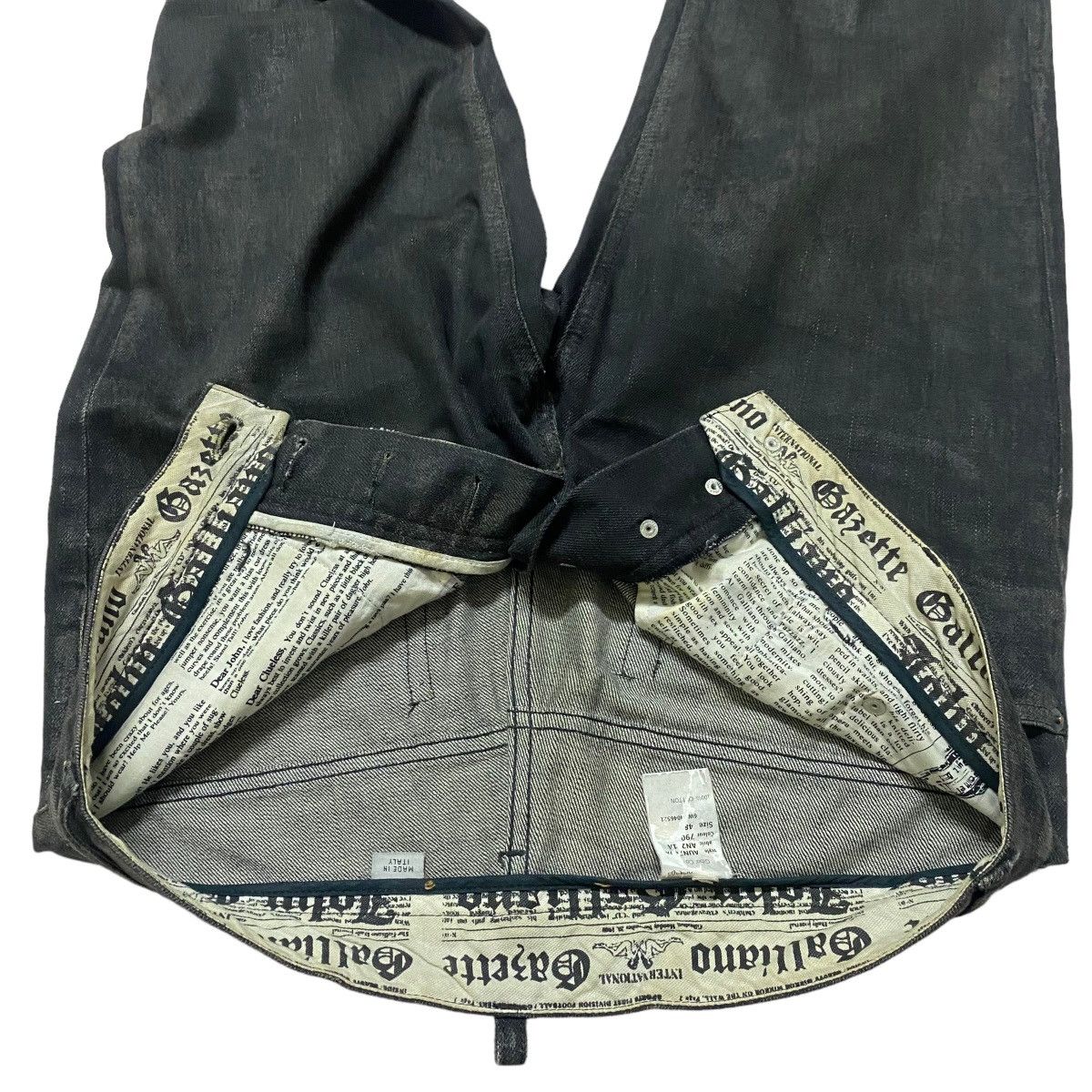 John Galliano John Galliano Black Dust Waxed Denim Jeans Size US 30 / EU 46 - 16 Thumbnail